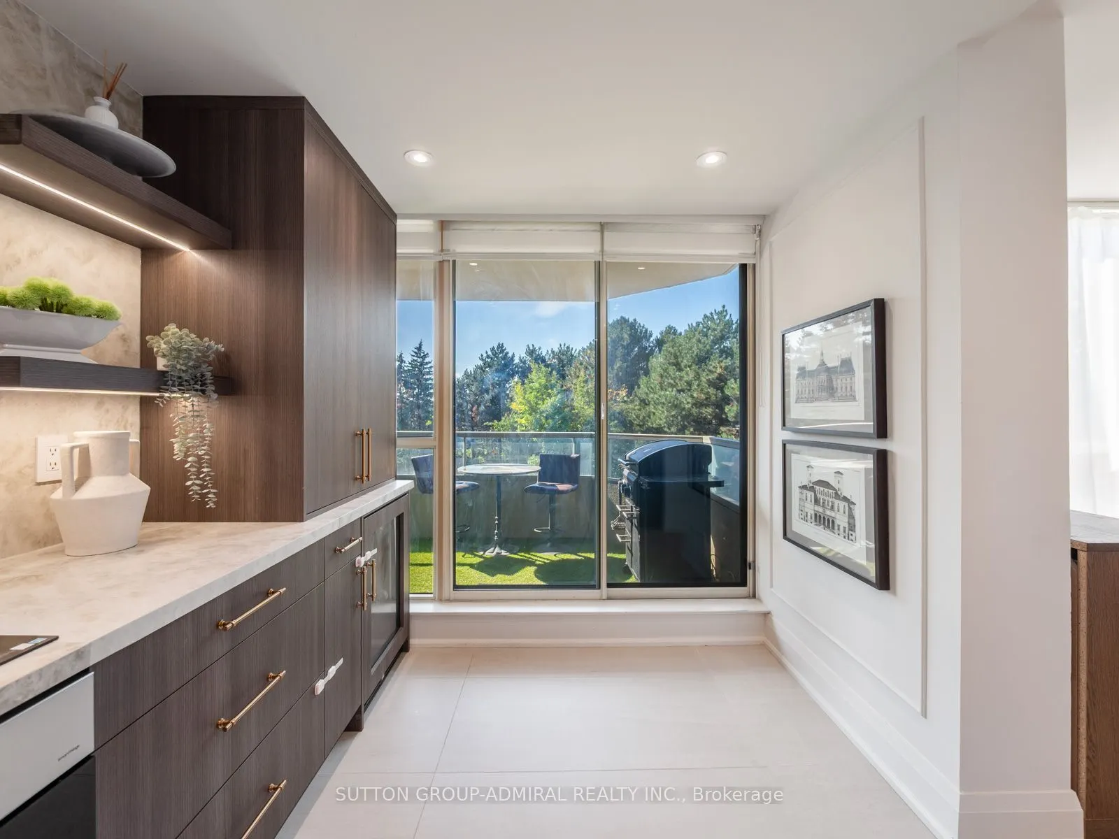 10 Torresdale Avenue #208