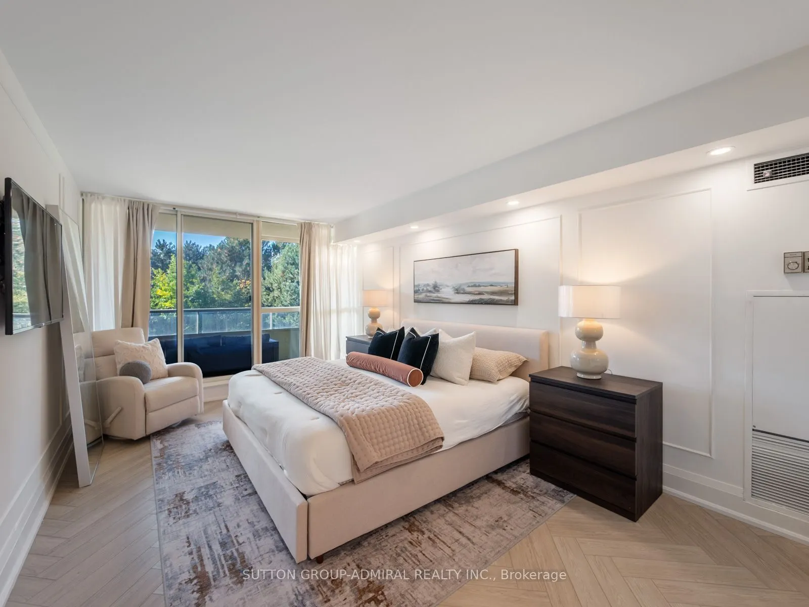 10 Torresdale Avenue #208