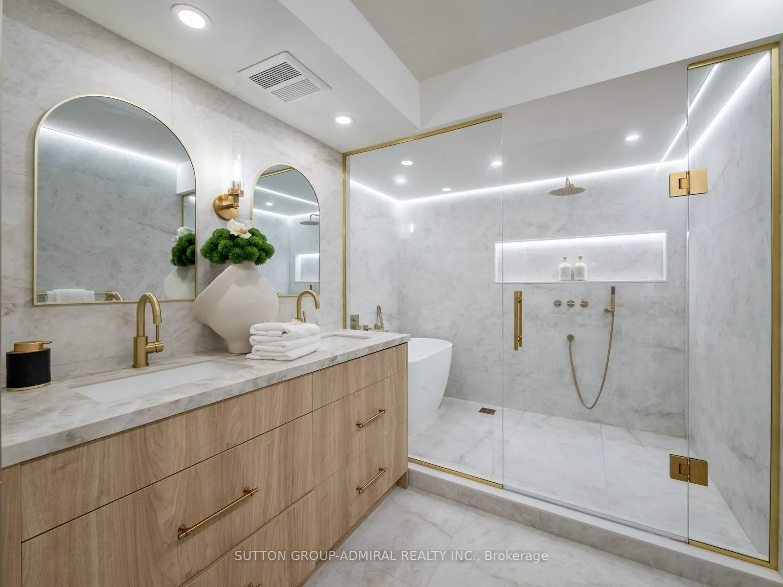 10 Torresdale Avenue #208