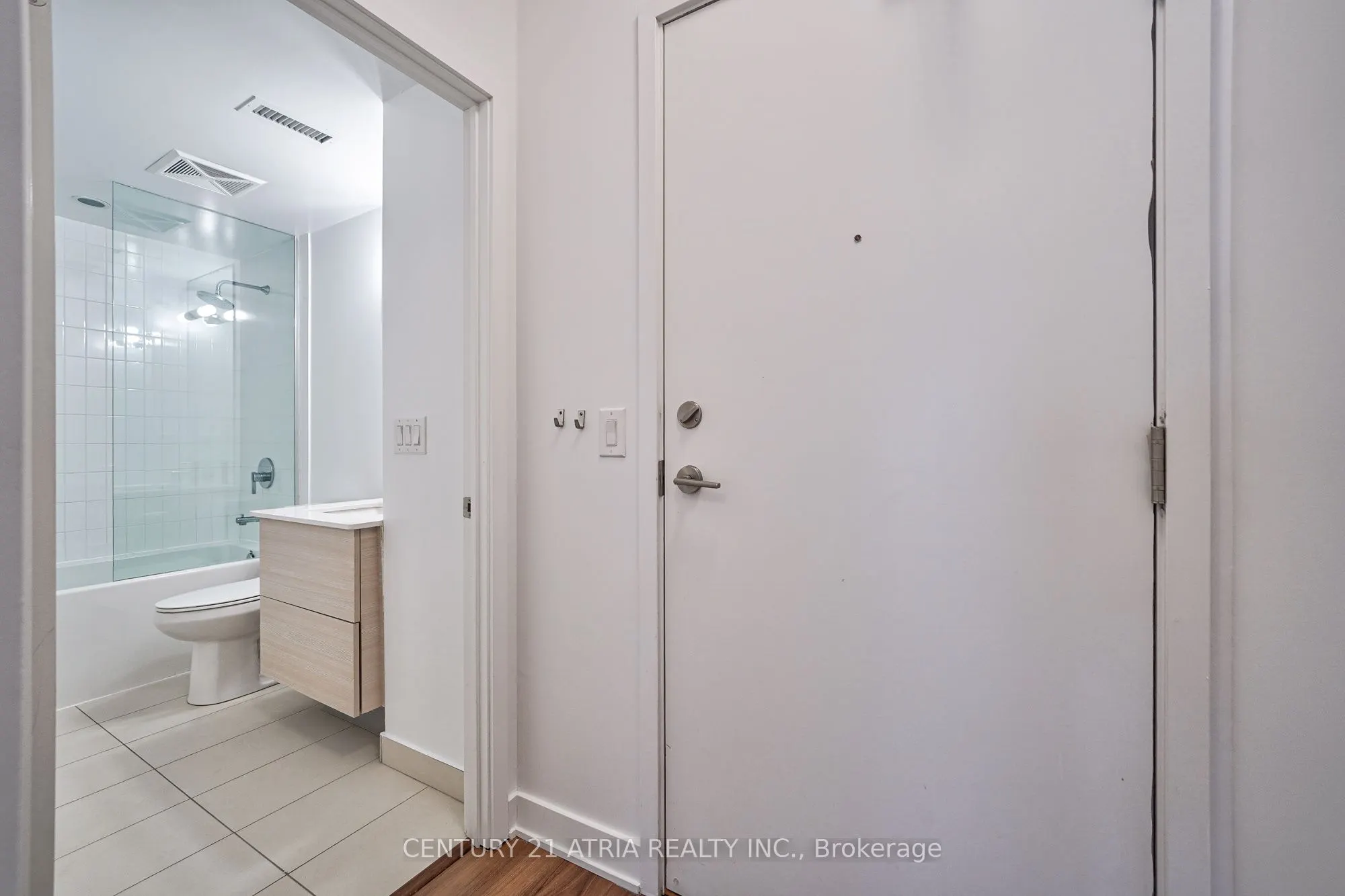 210 Simcoe Street #1003