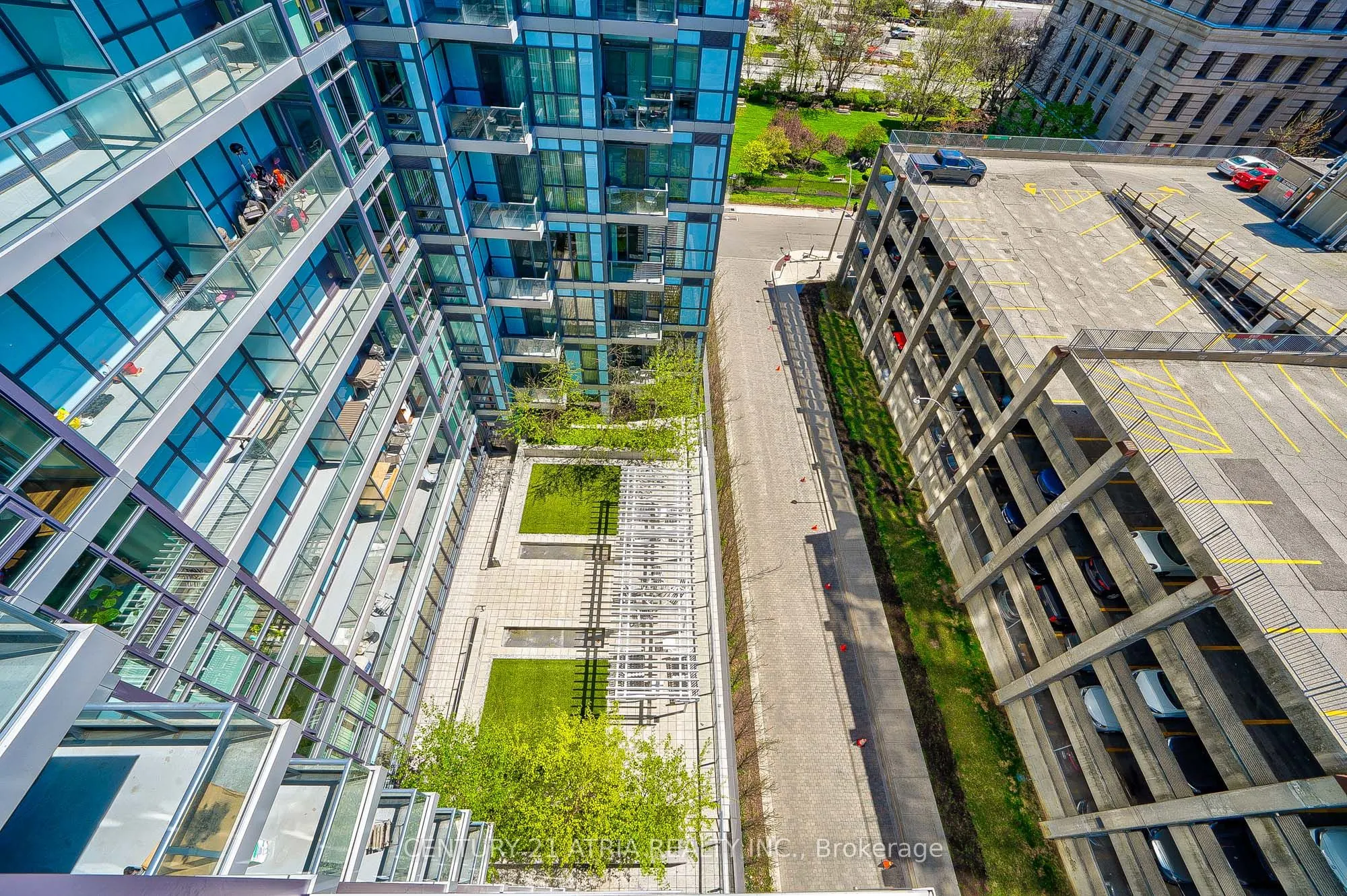 210 Simcoe Street #1003