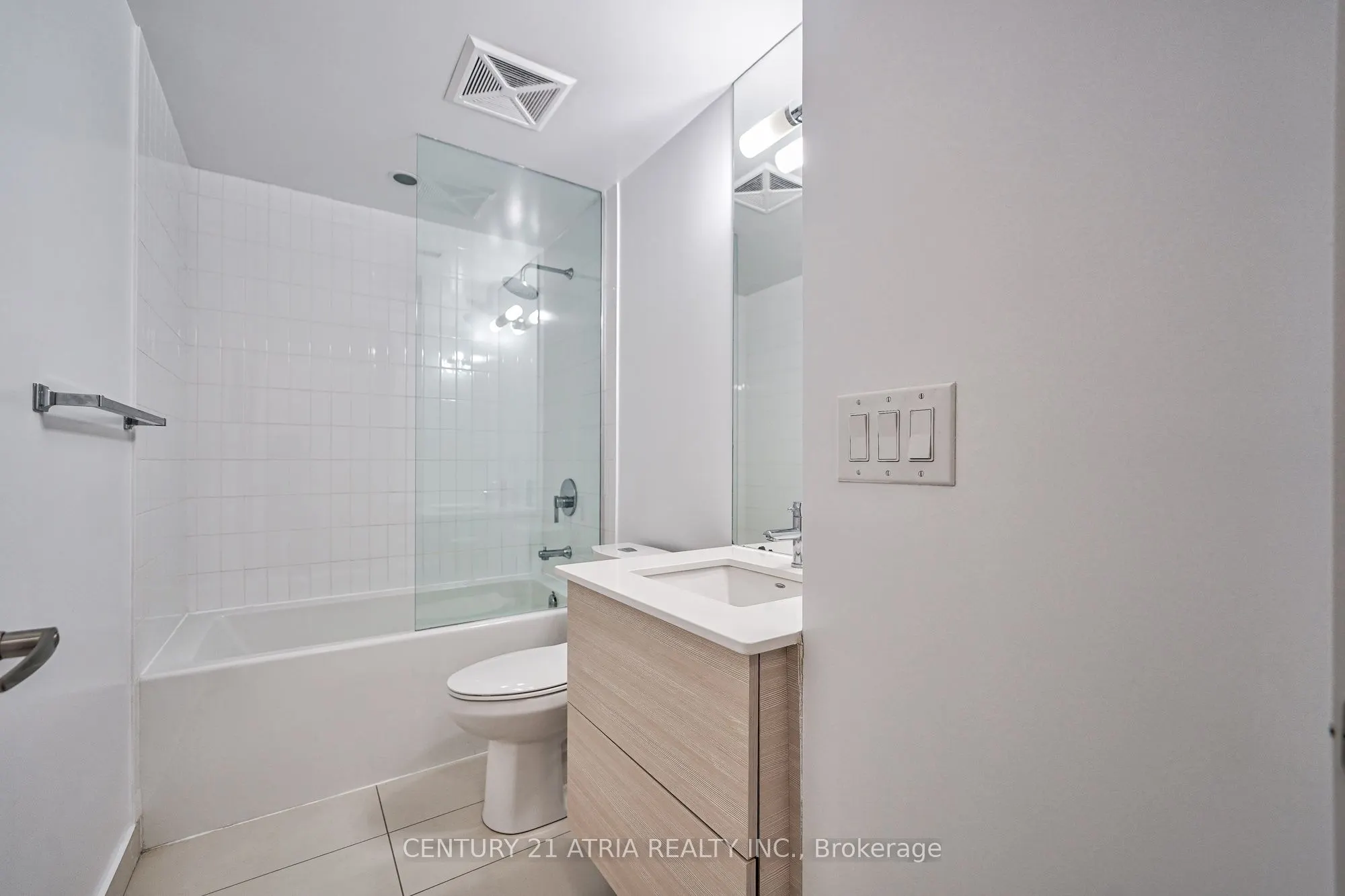 210 Simcoe Street #1003