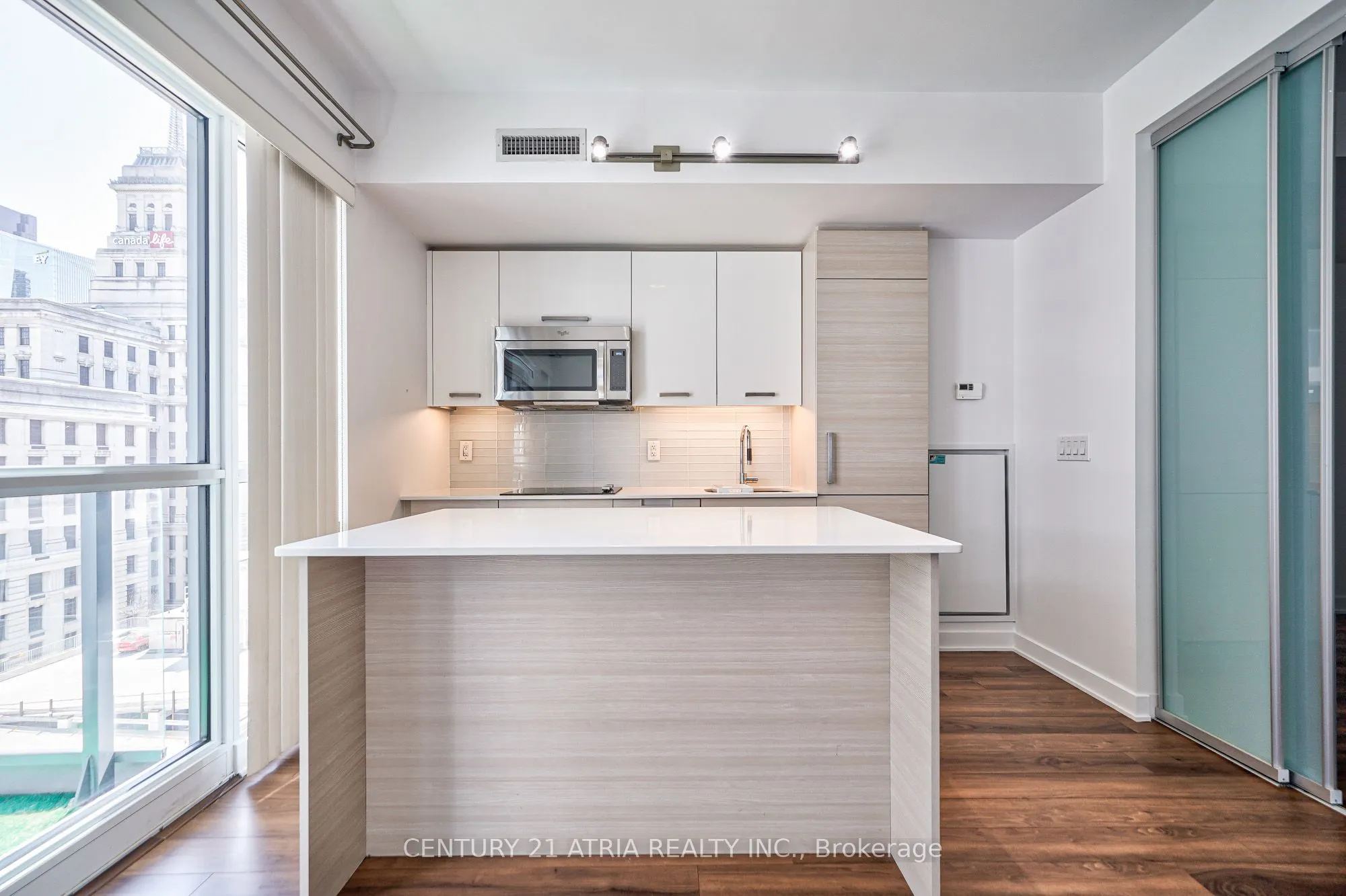 210 Simcoe Street #1003