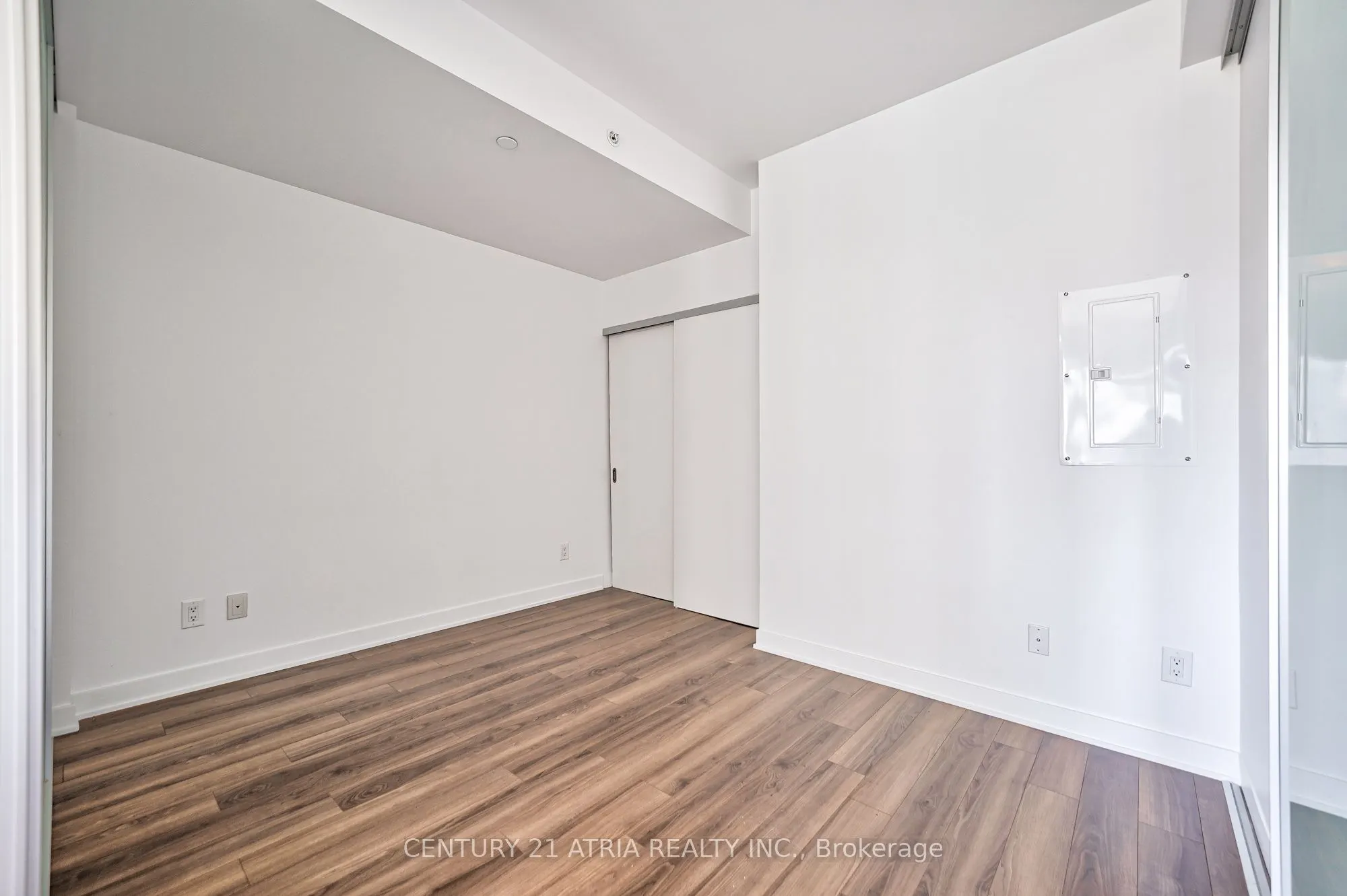 210 Simcoe Street #1003