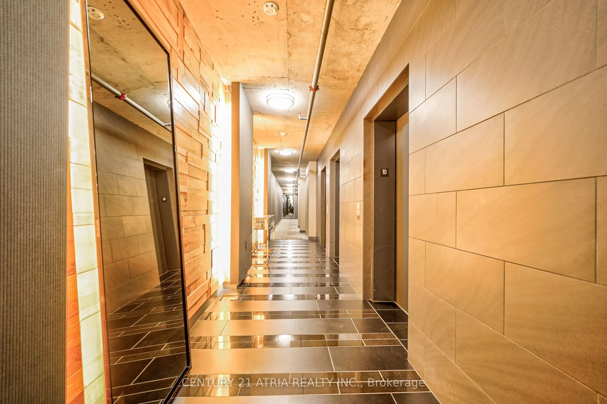 210 Simcoe Street #1003