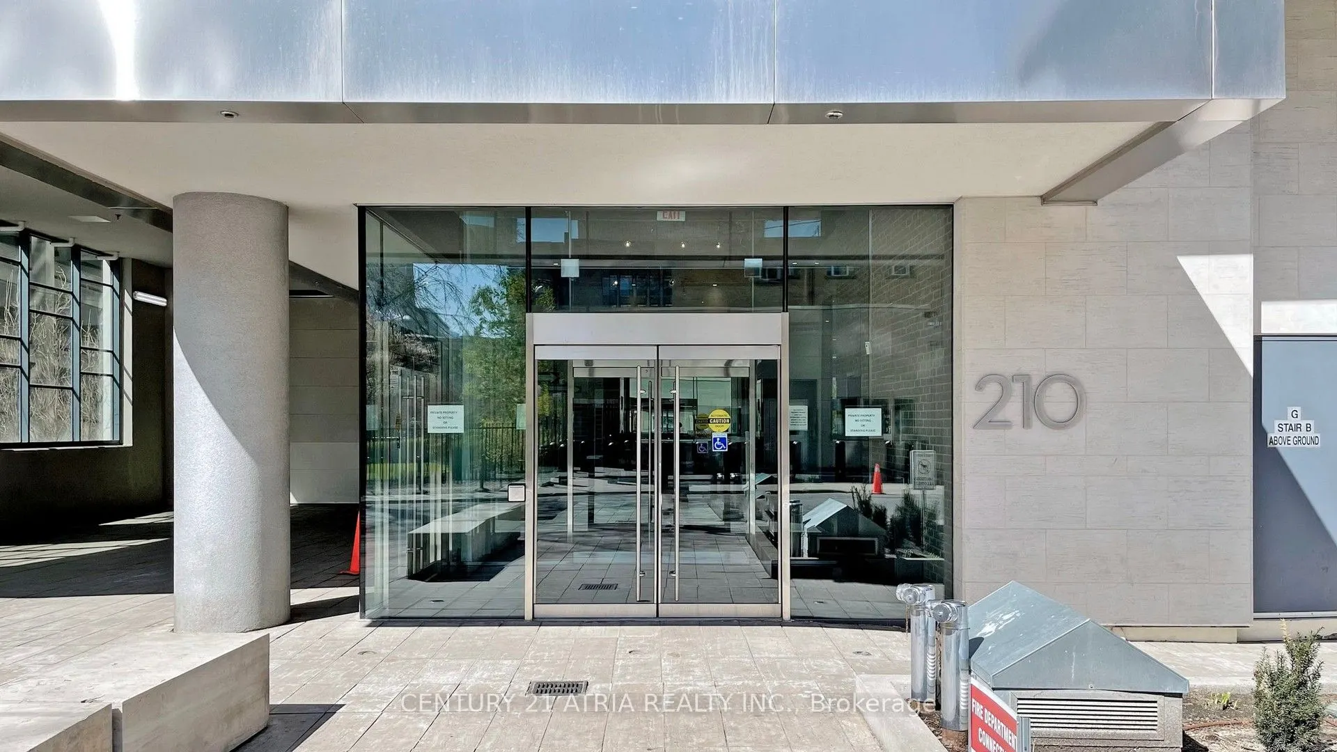 210 Simcoe Street #1003