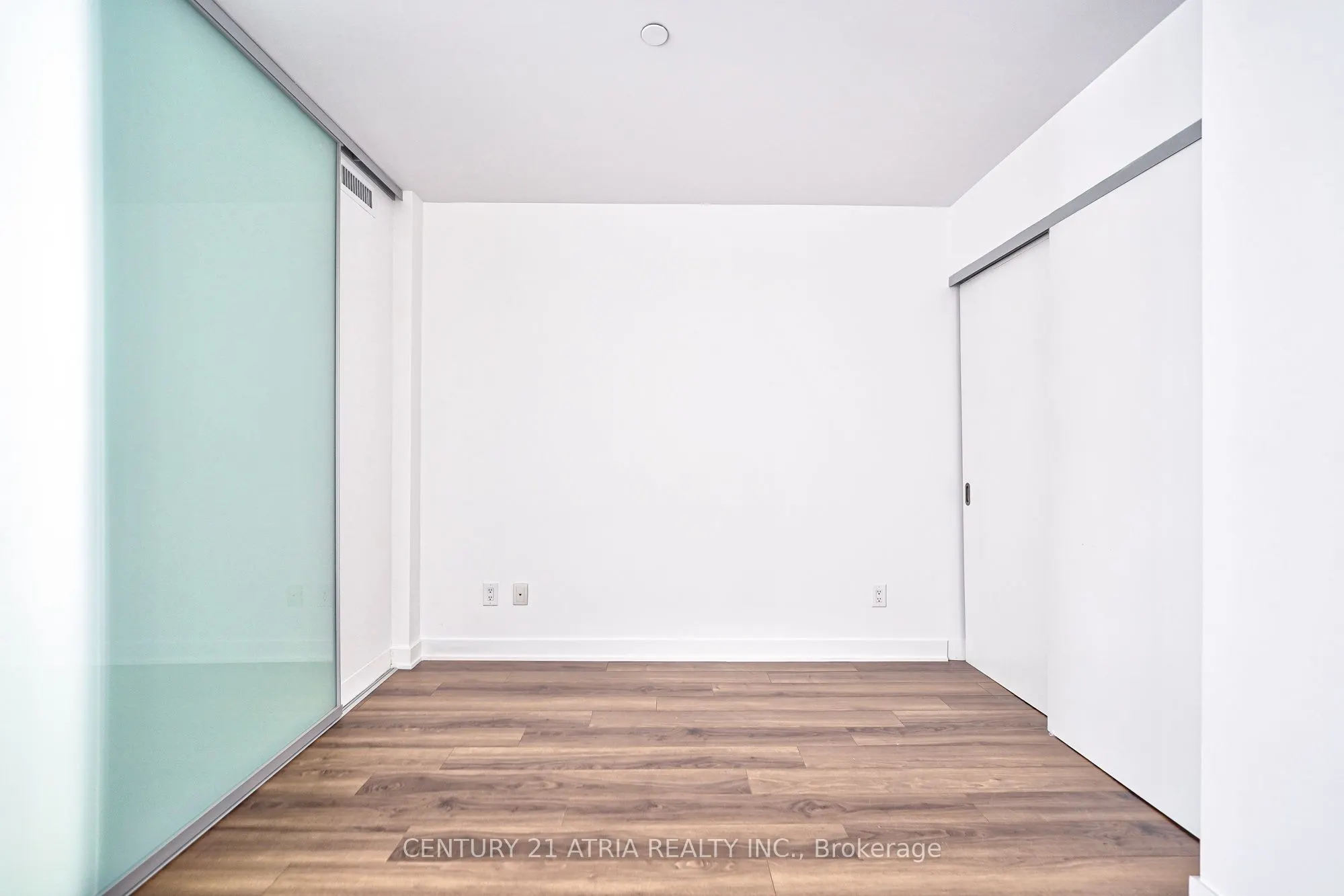 210 Simcoe Street #1003