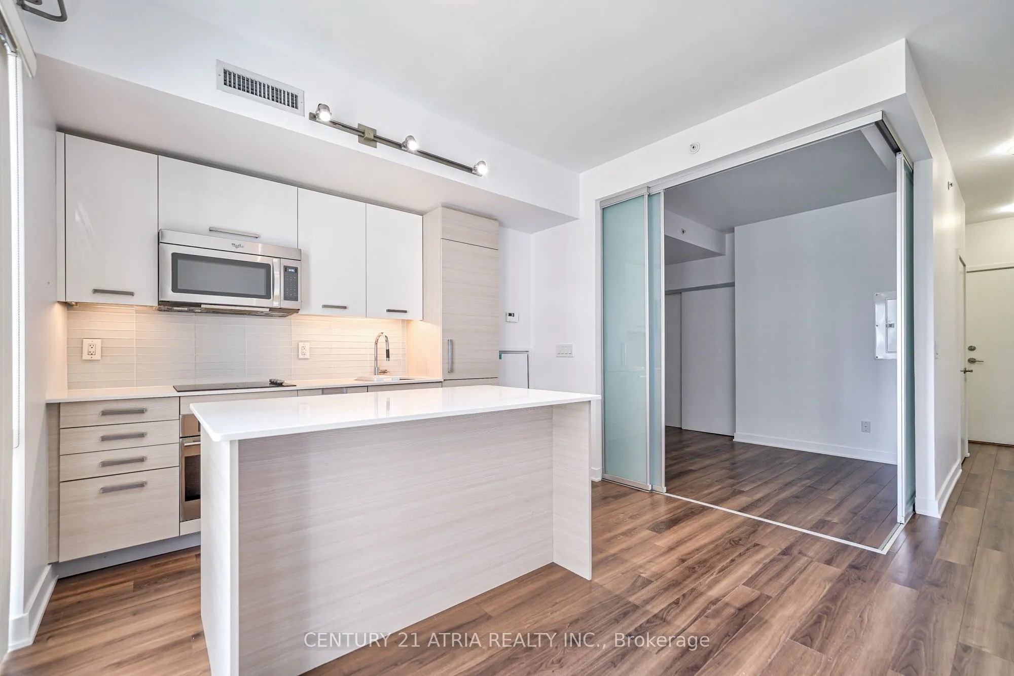 210 Simcoe Street #1003