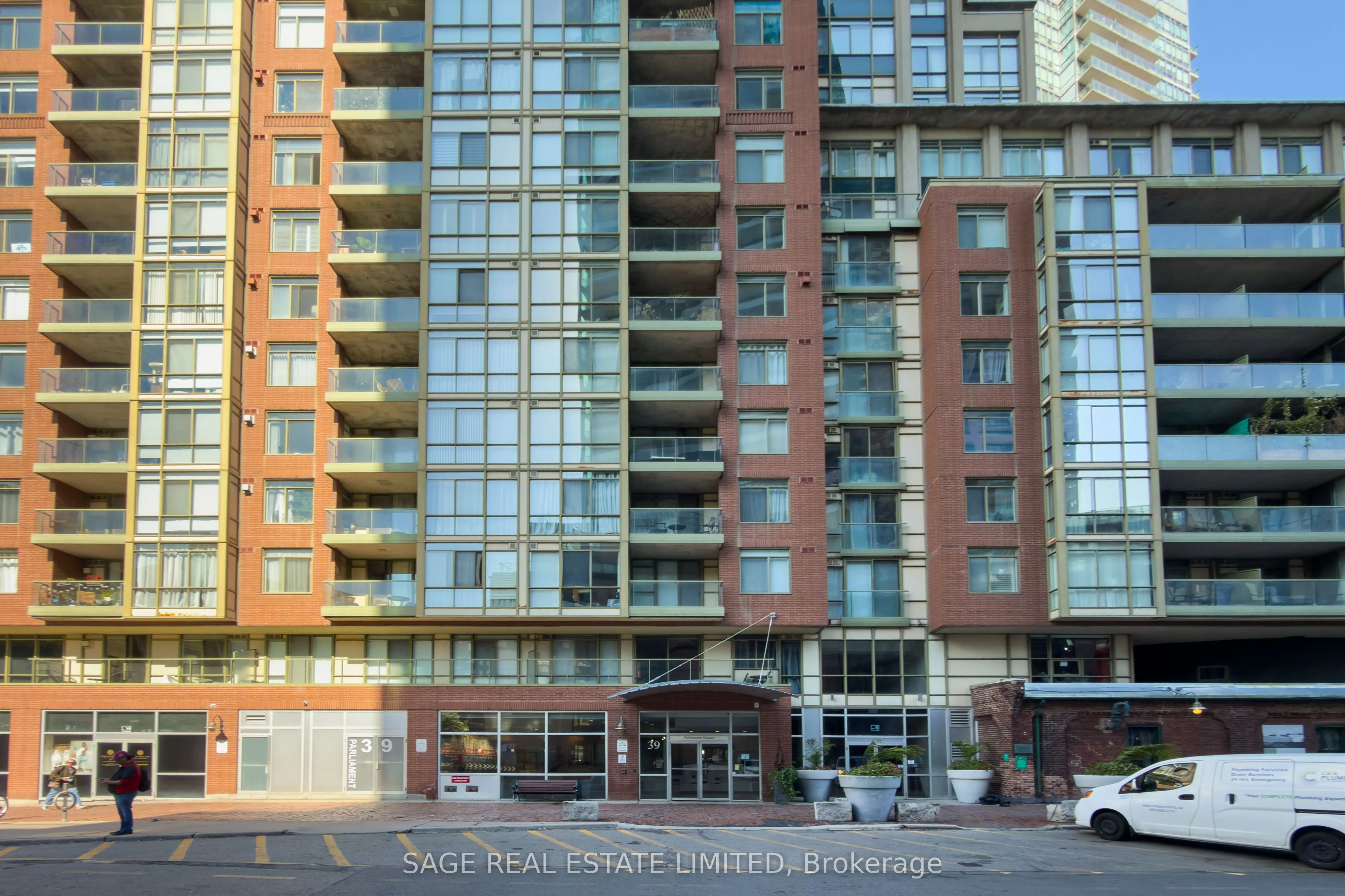 39 Parliament Street #816