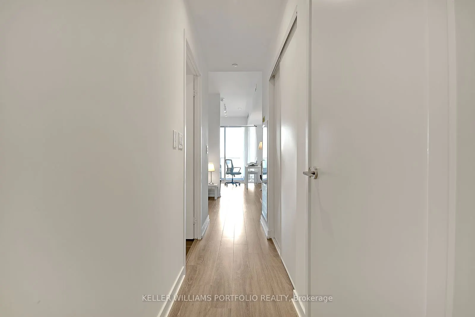 20 Edward Street #618
