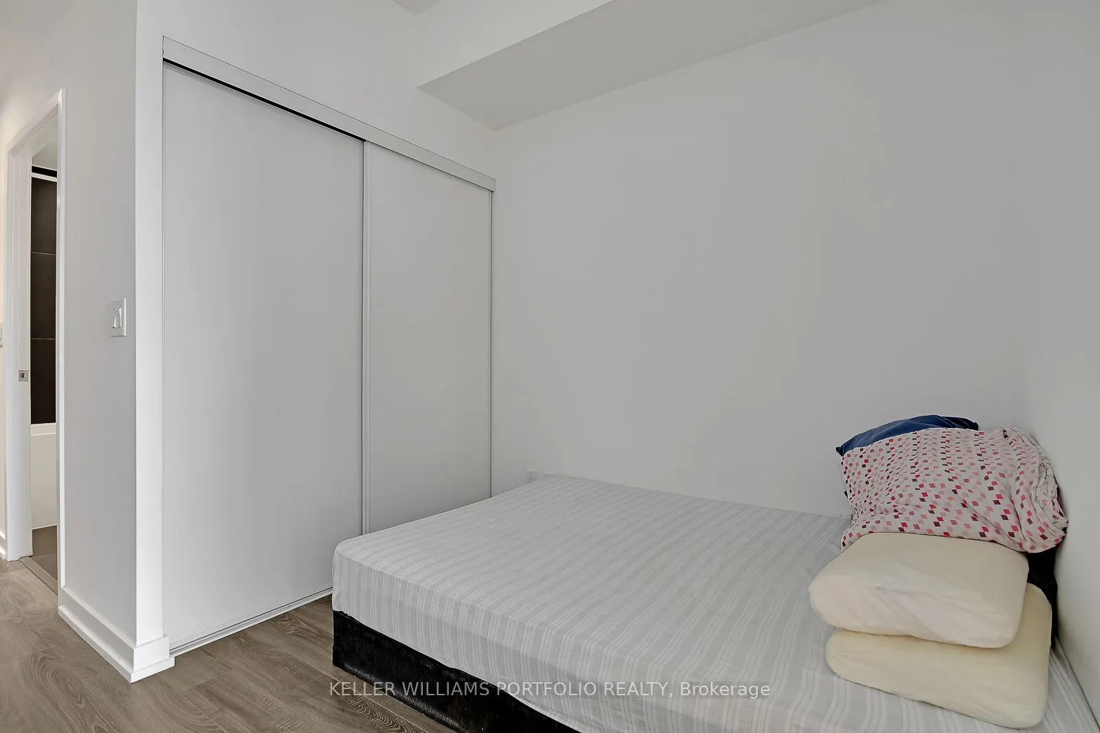 20 Edward Street #618