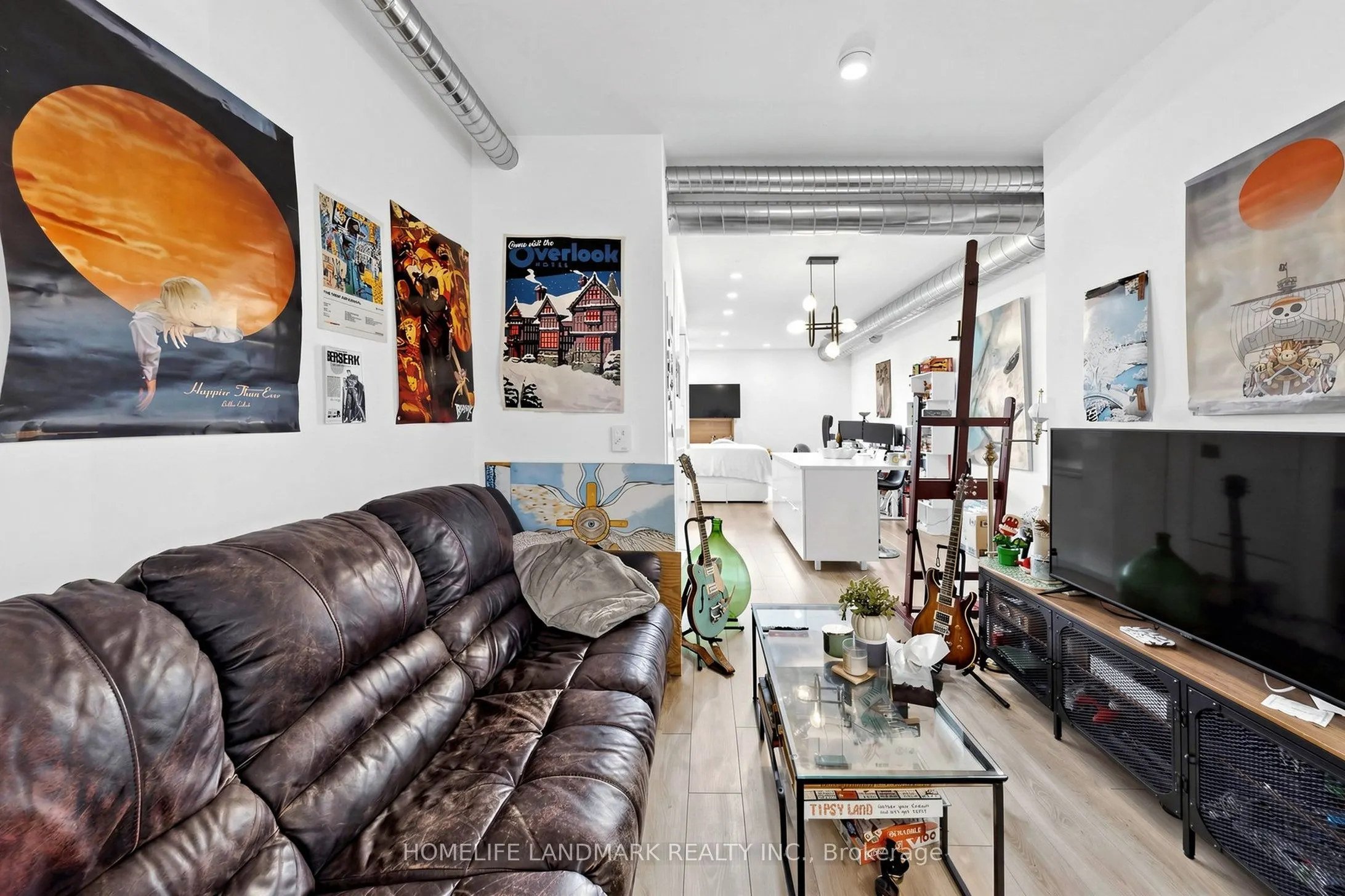21 Lawren Harris Square #801