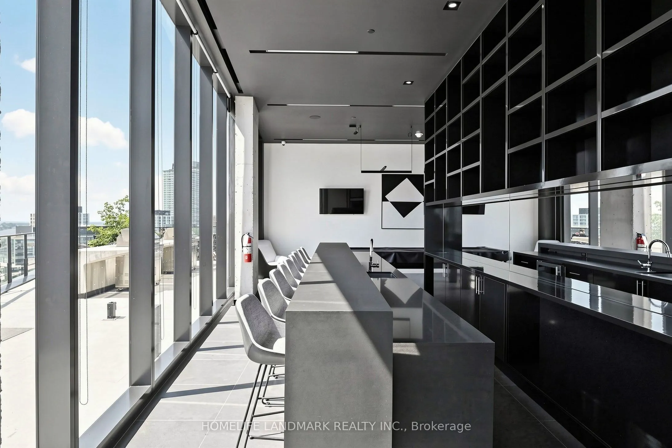 21 Lawren Harris Square #801