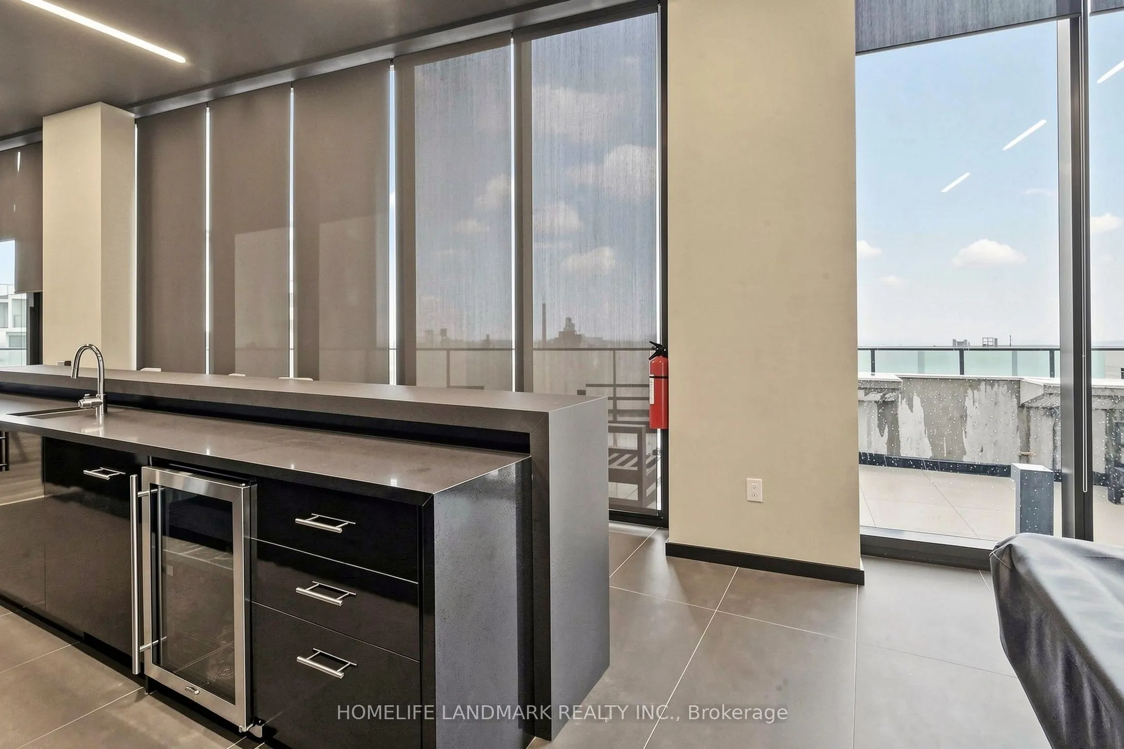 21 Lawren Harris Square #801