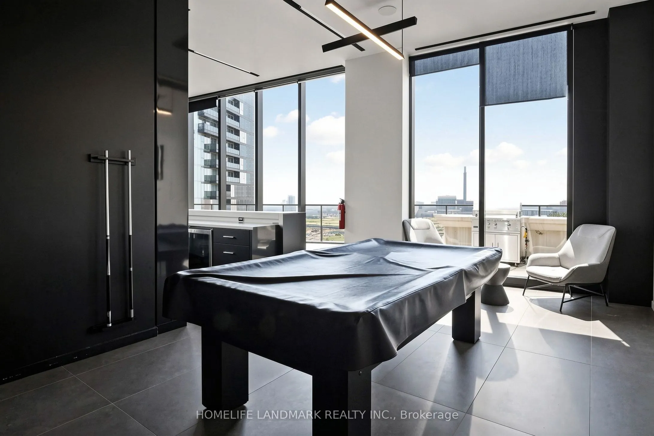 21 Lawren Harris Square #801