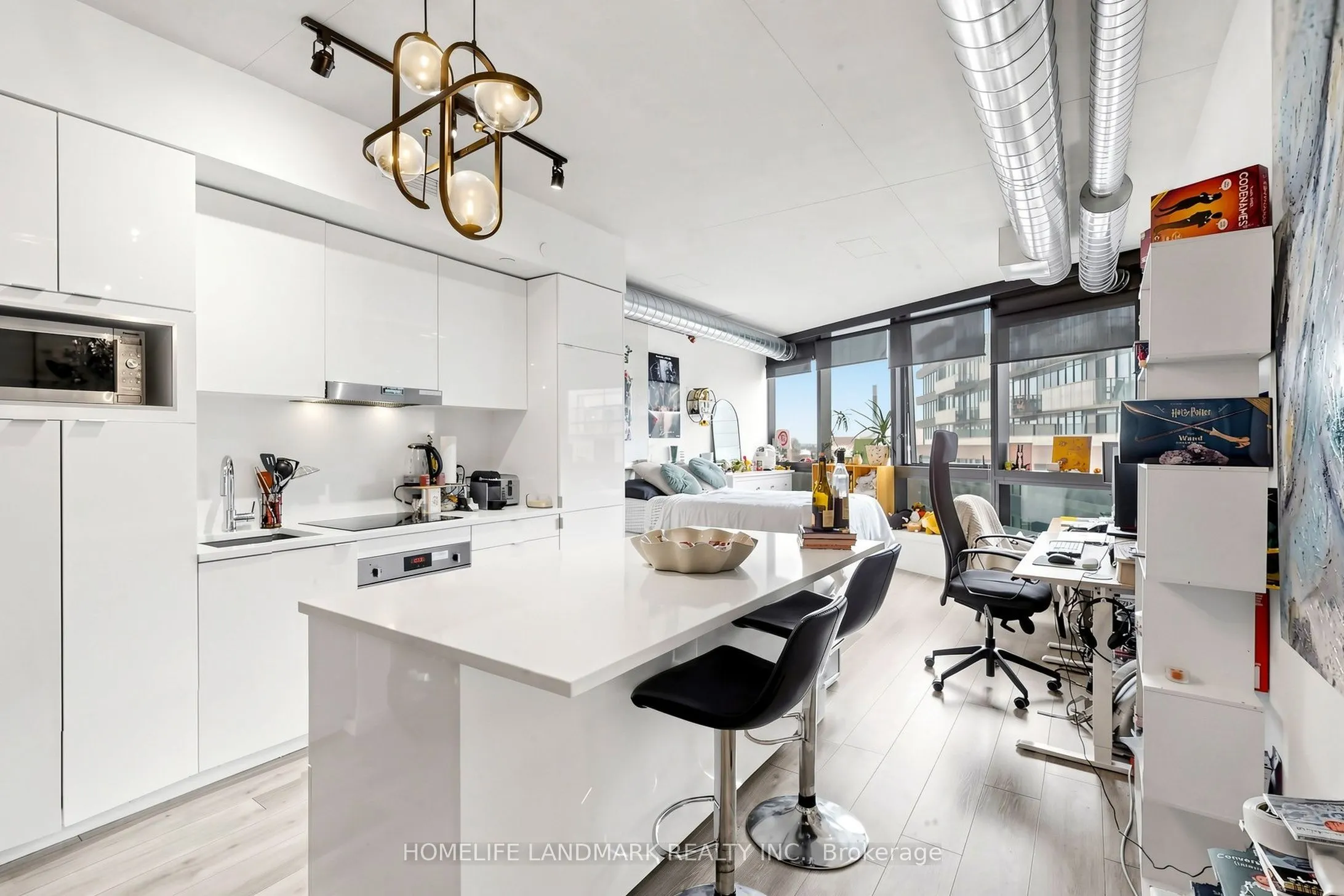 21 Lawren Harris Square #801