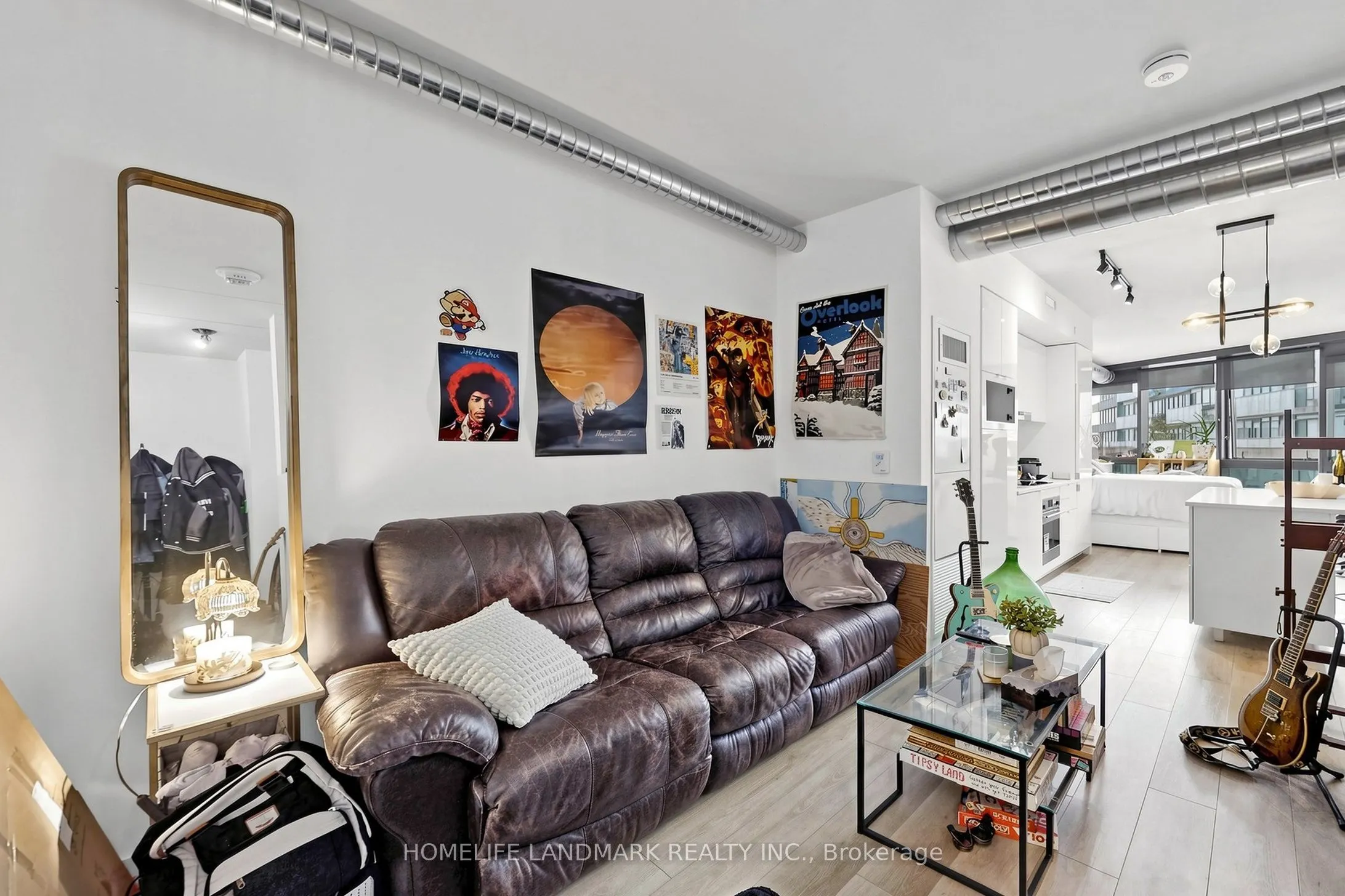 21 Lawren Harris Square #801