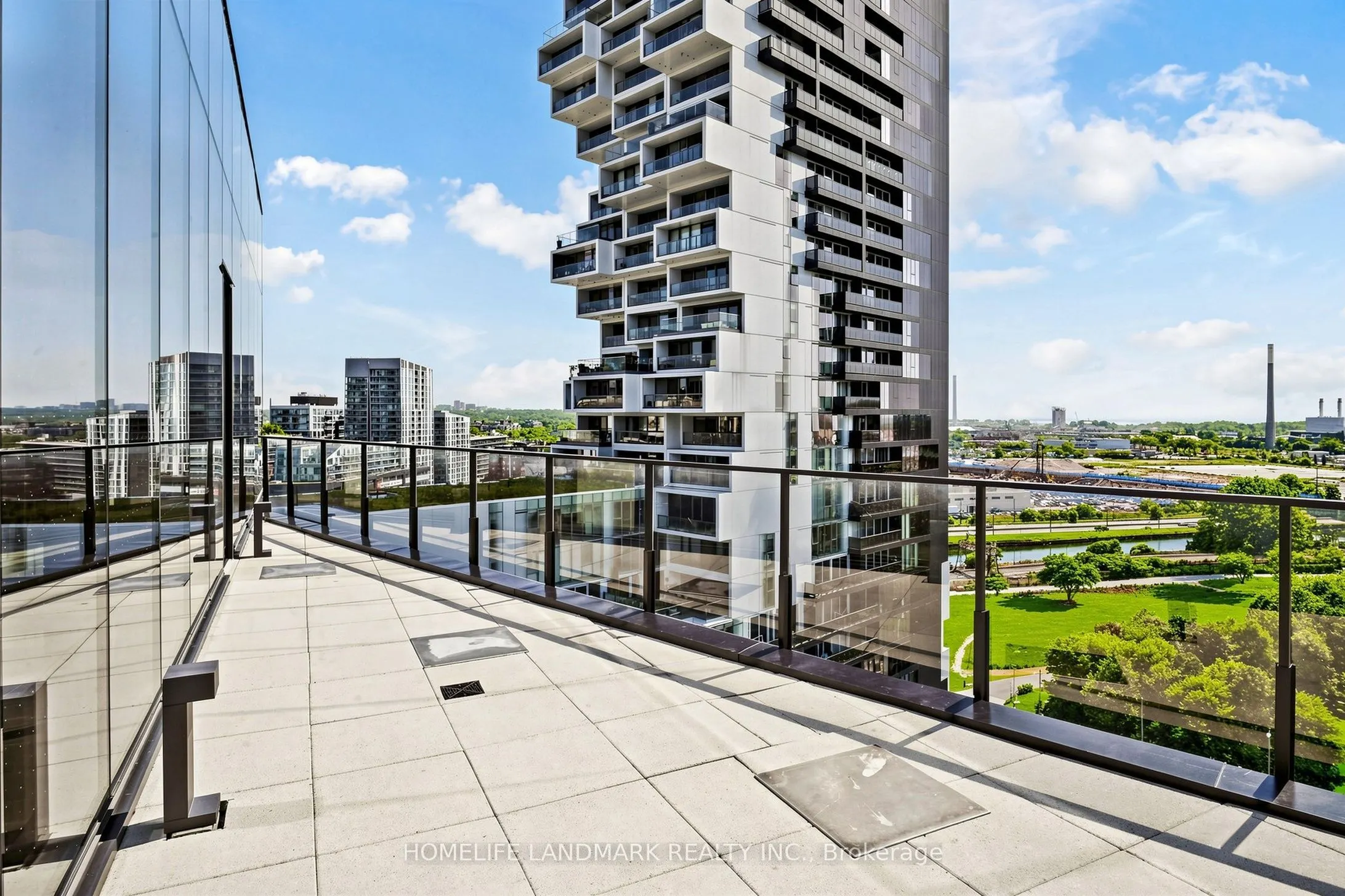 21 Lawren Harris Square #801