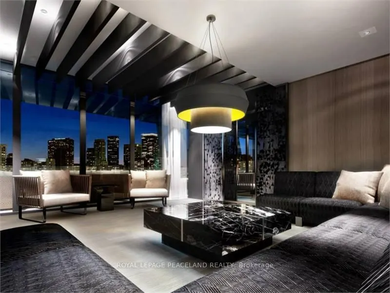 89 Mcgill Street #2010