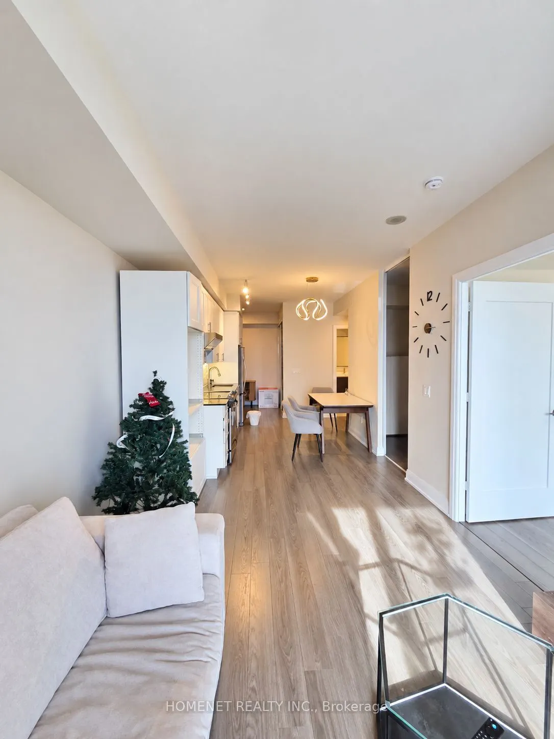 18 Graydon Hall Drive #2501