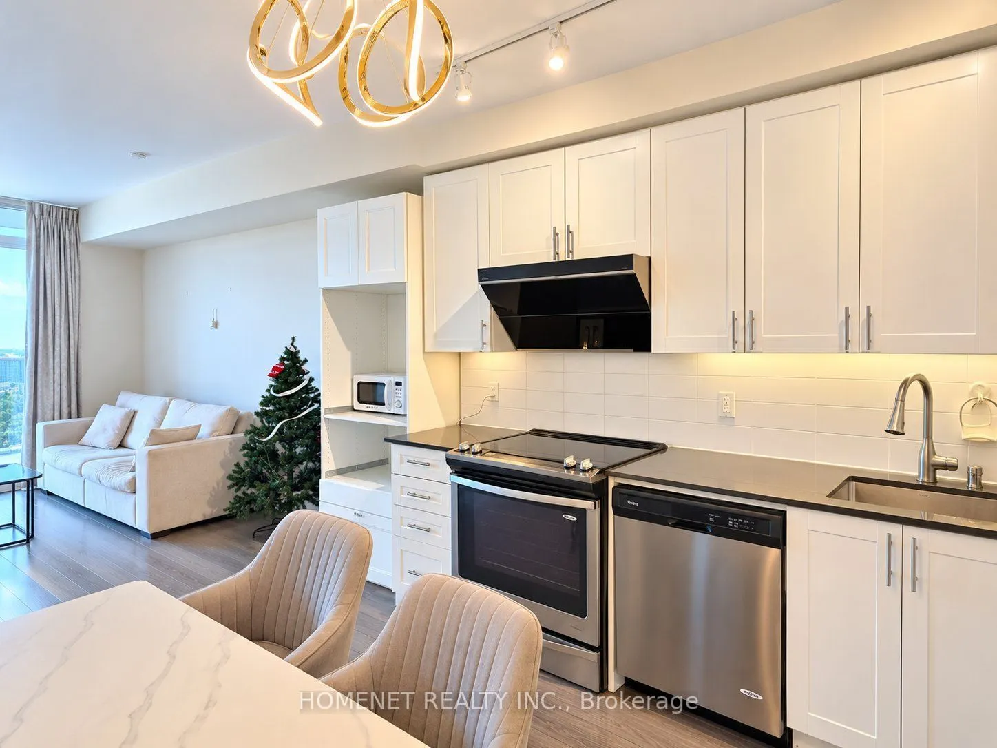 18 Graydon Hall Drive #2501