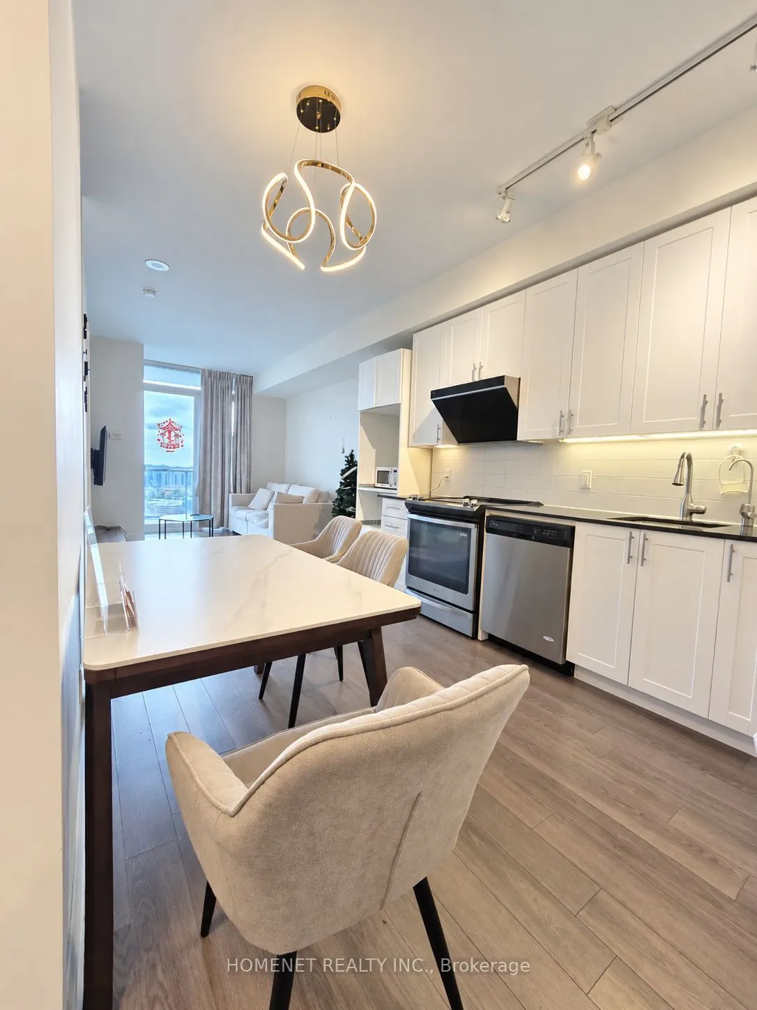 18 Graydon Hall Drive #2501