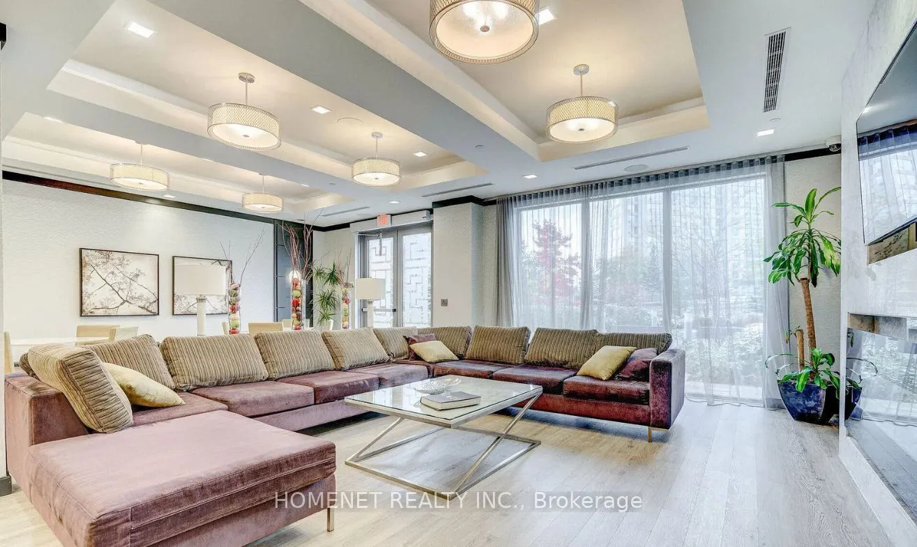 18 Graydon Hall Drive #2501