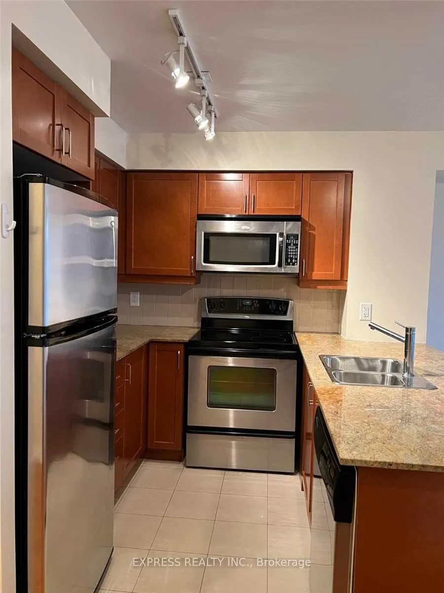 736 Spadina Avenue #1302