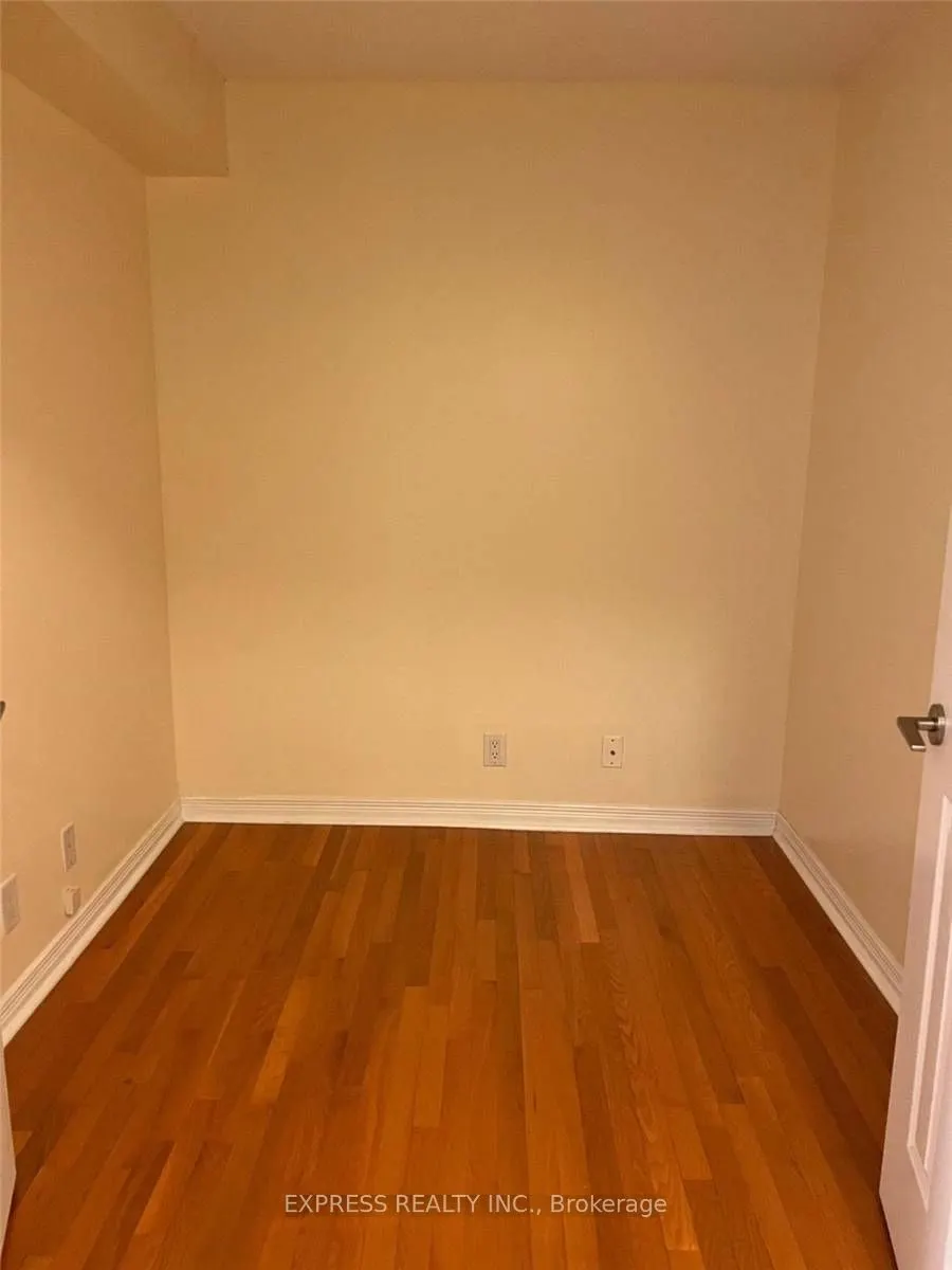 736 Spadina Avenue #1302
