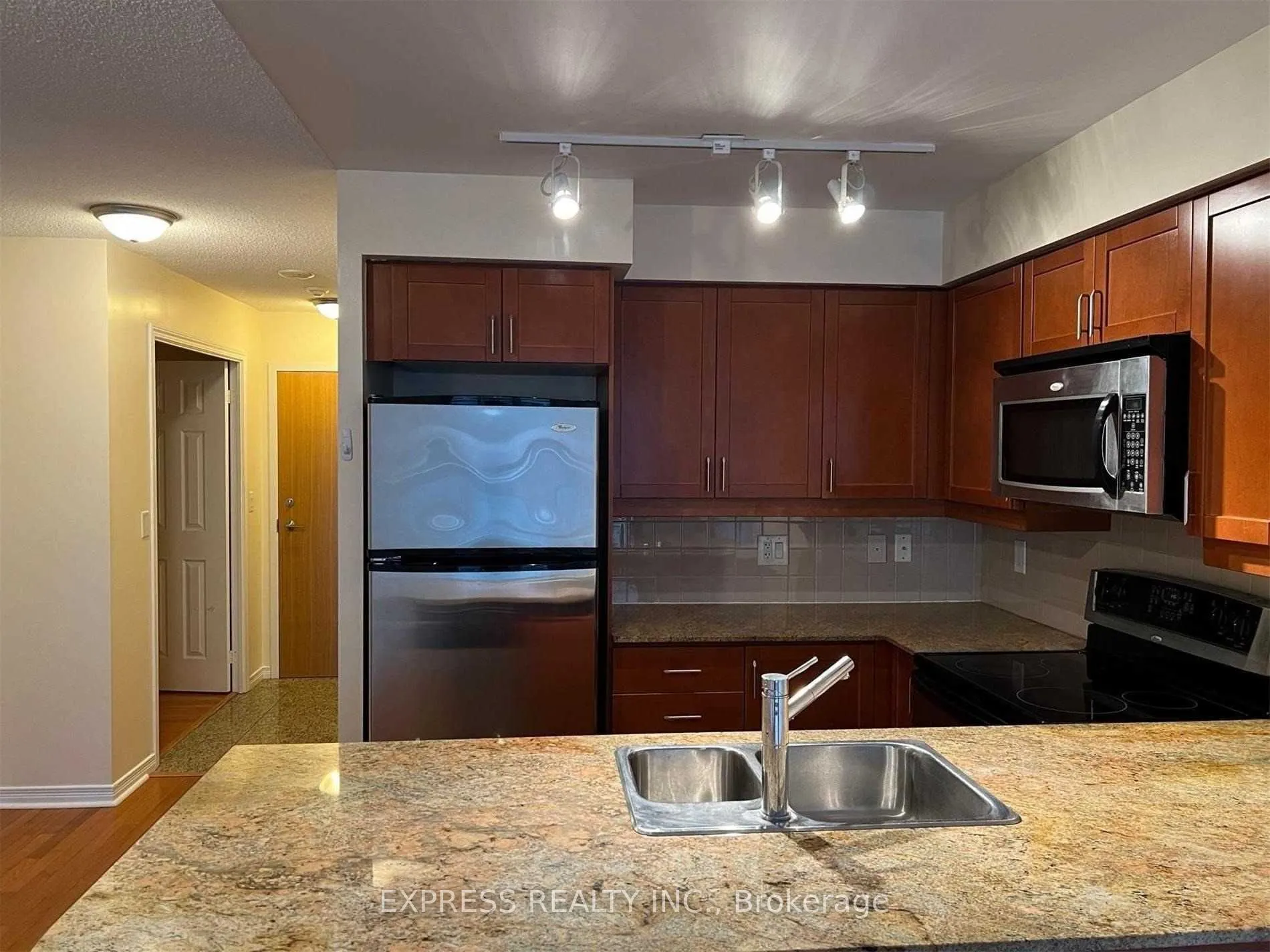 736 Spadina Avenue #1302