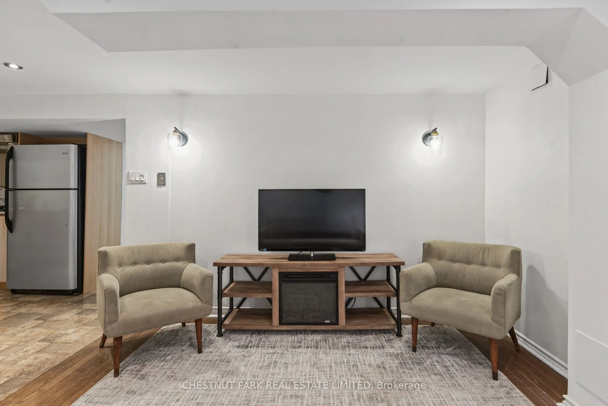 44 Glen Echo Road #Lower