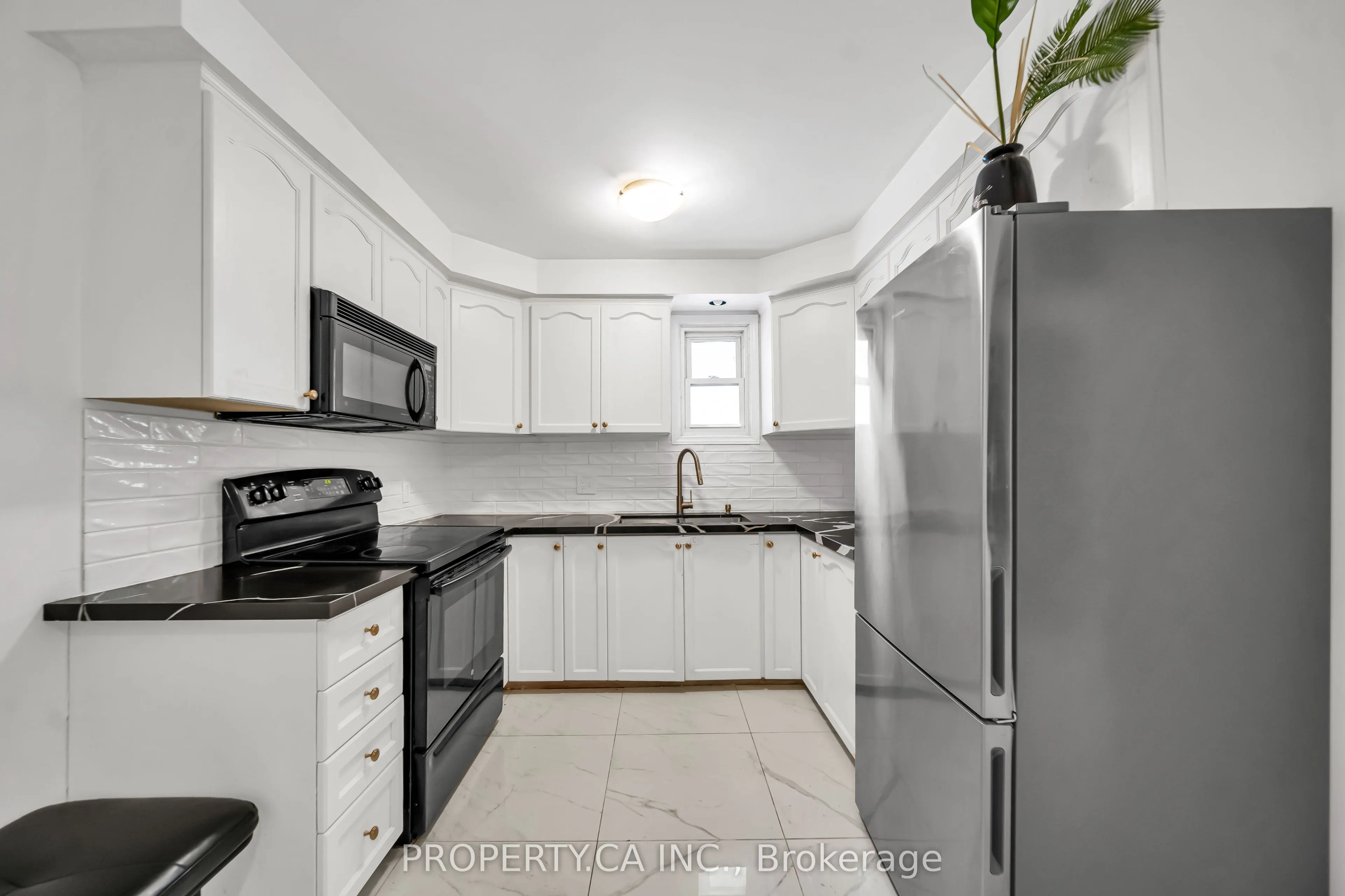 285 Robina Avenue