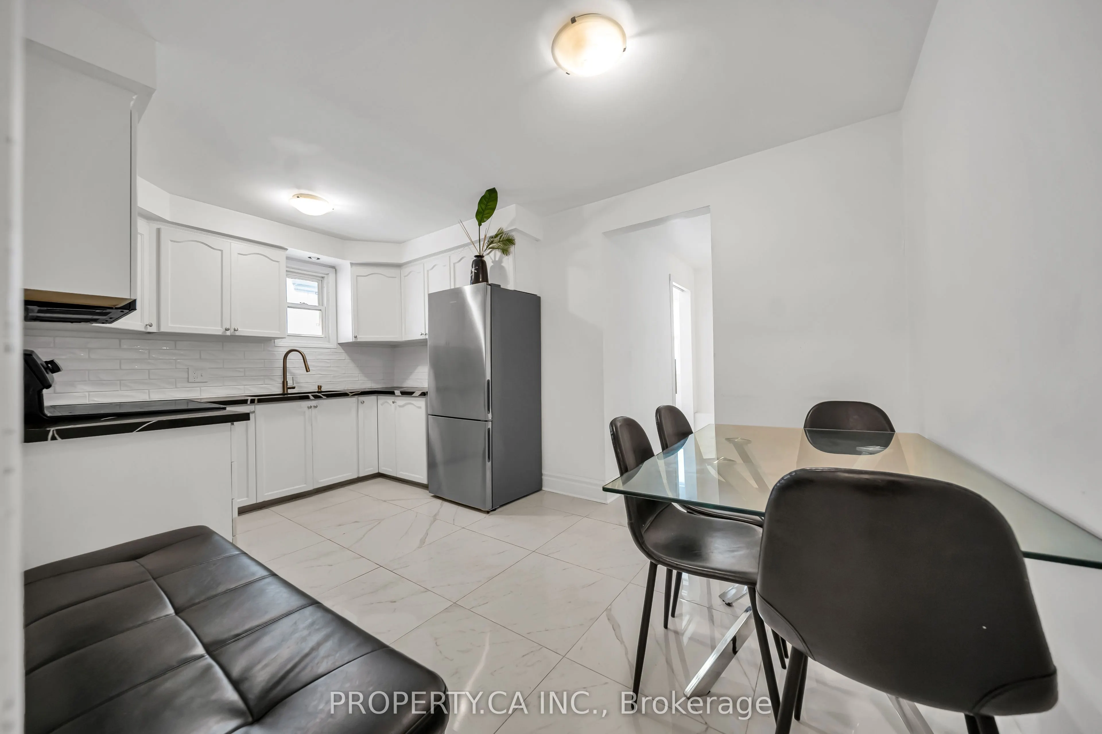 285 Robina Avenue