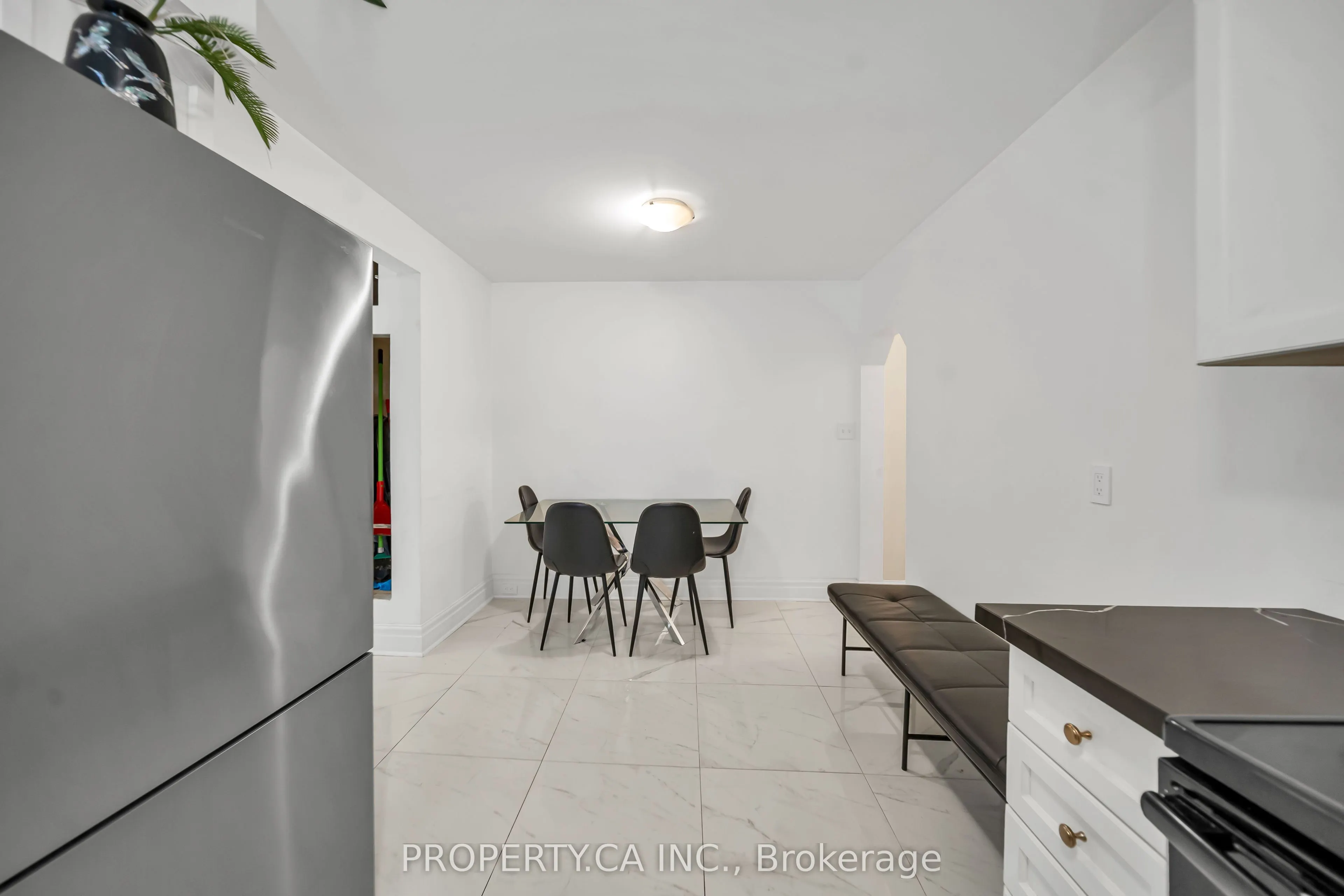 285 Robina Avenue