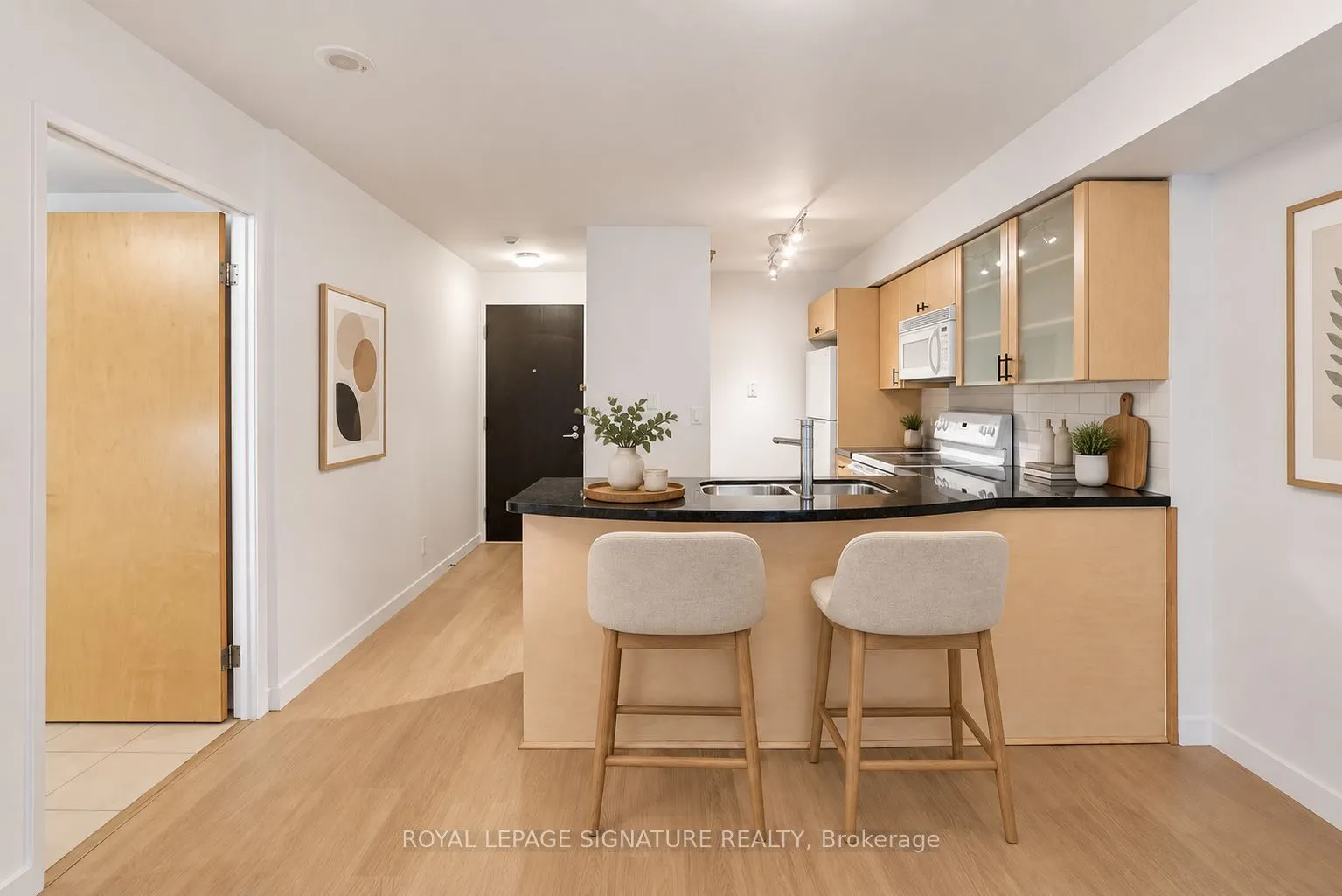 1005 King Street W #405