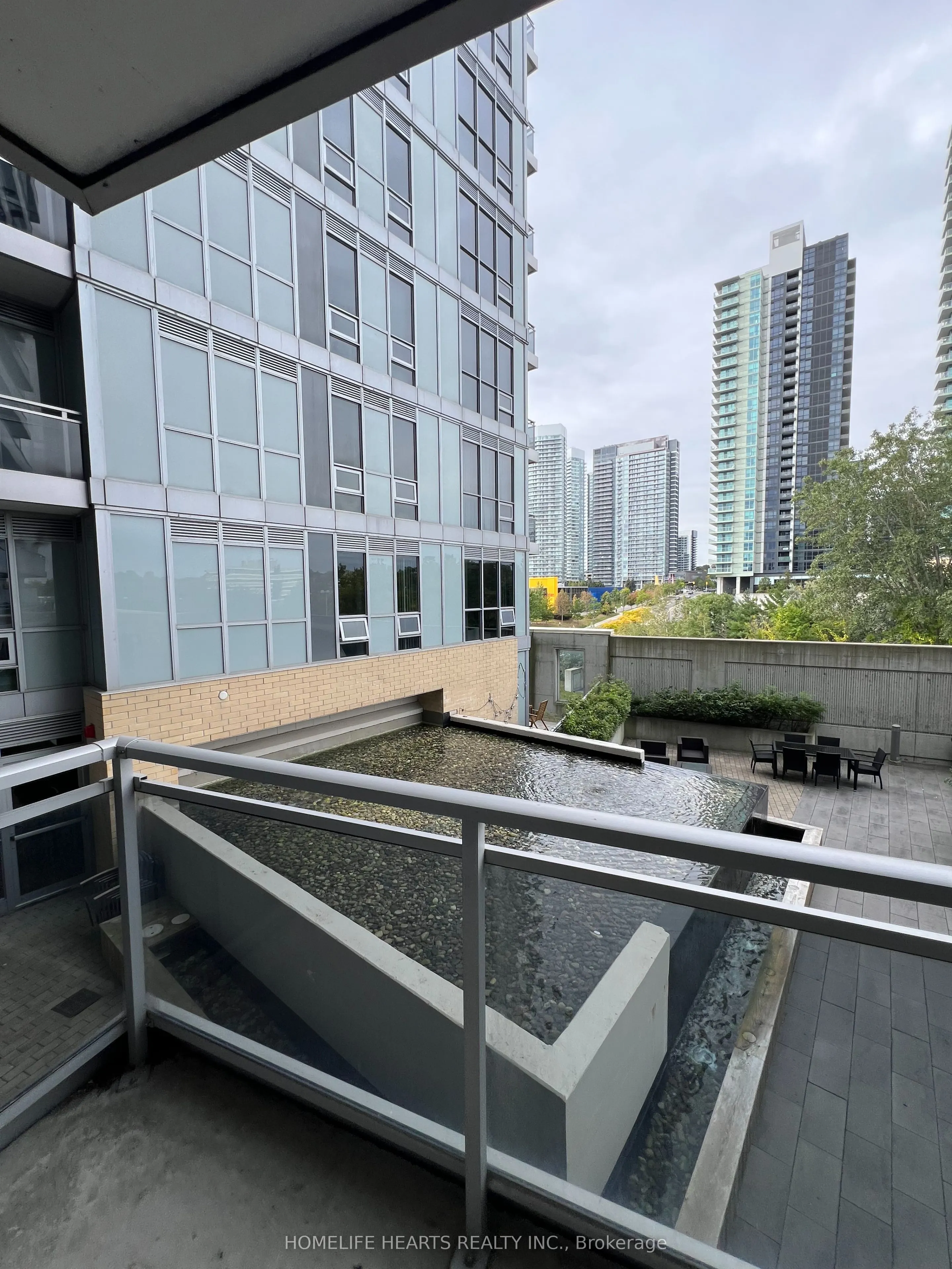 2756 Old Leslie Street #301