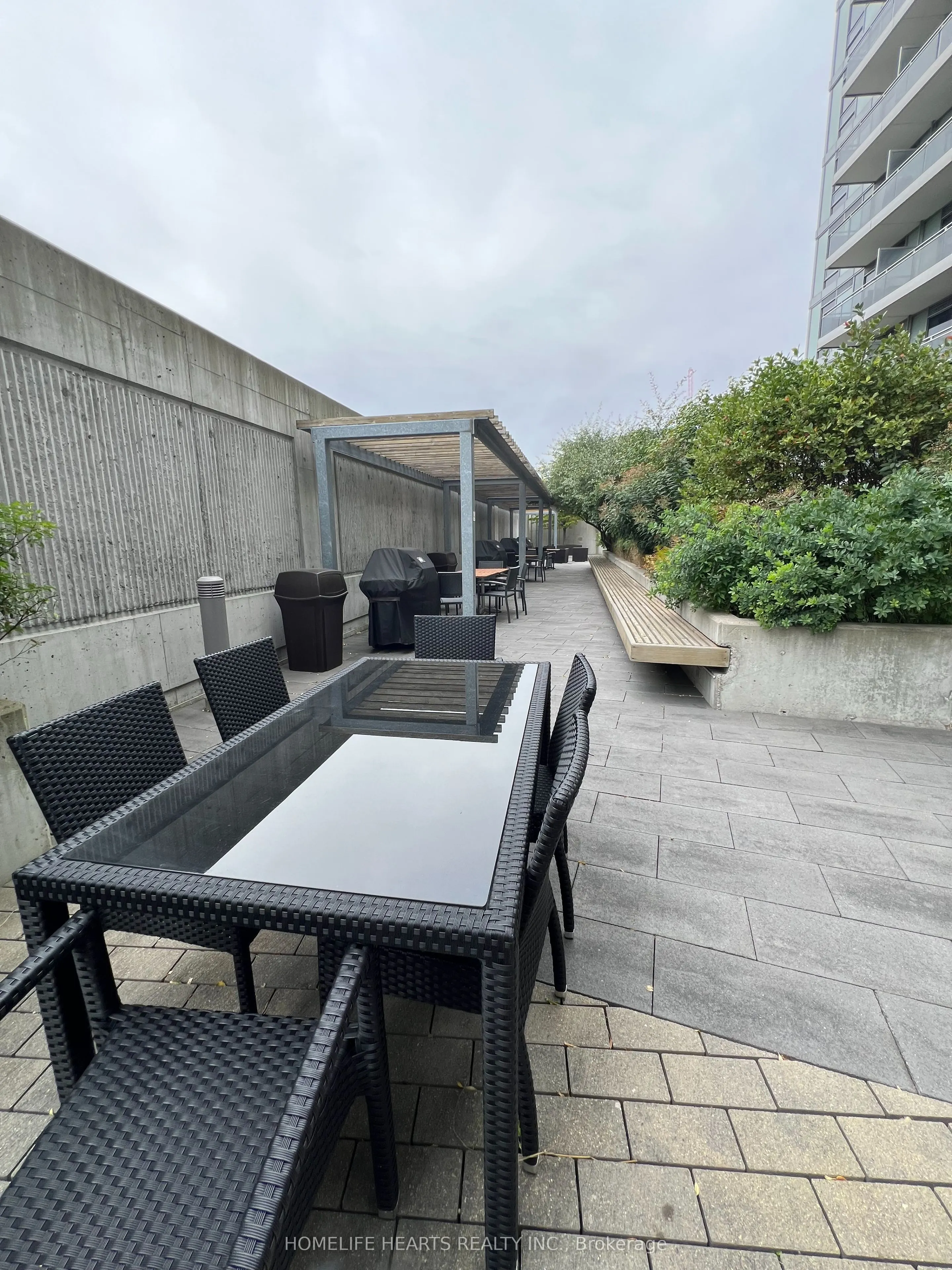 2756 Old Leslie Street #301