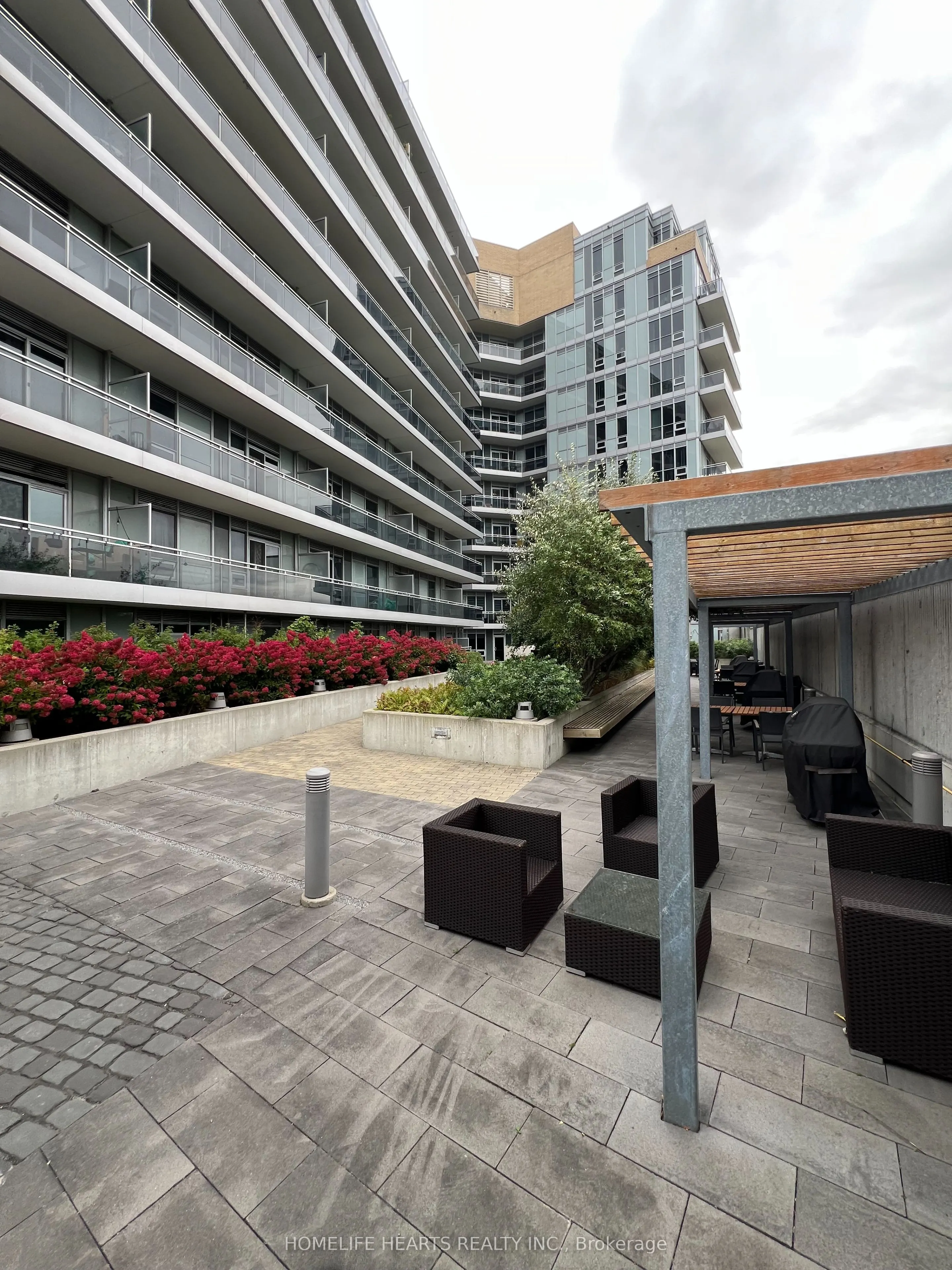 2756 Old Leslie Street #301