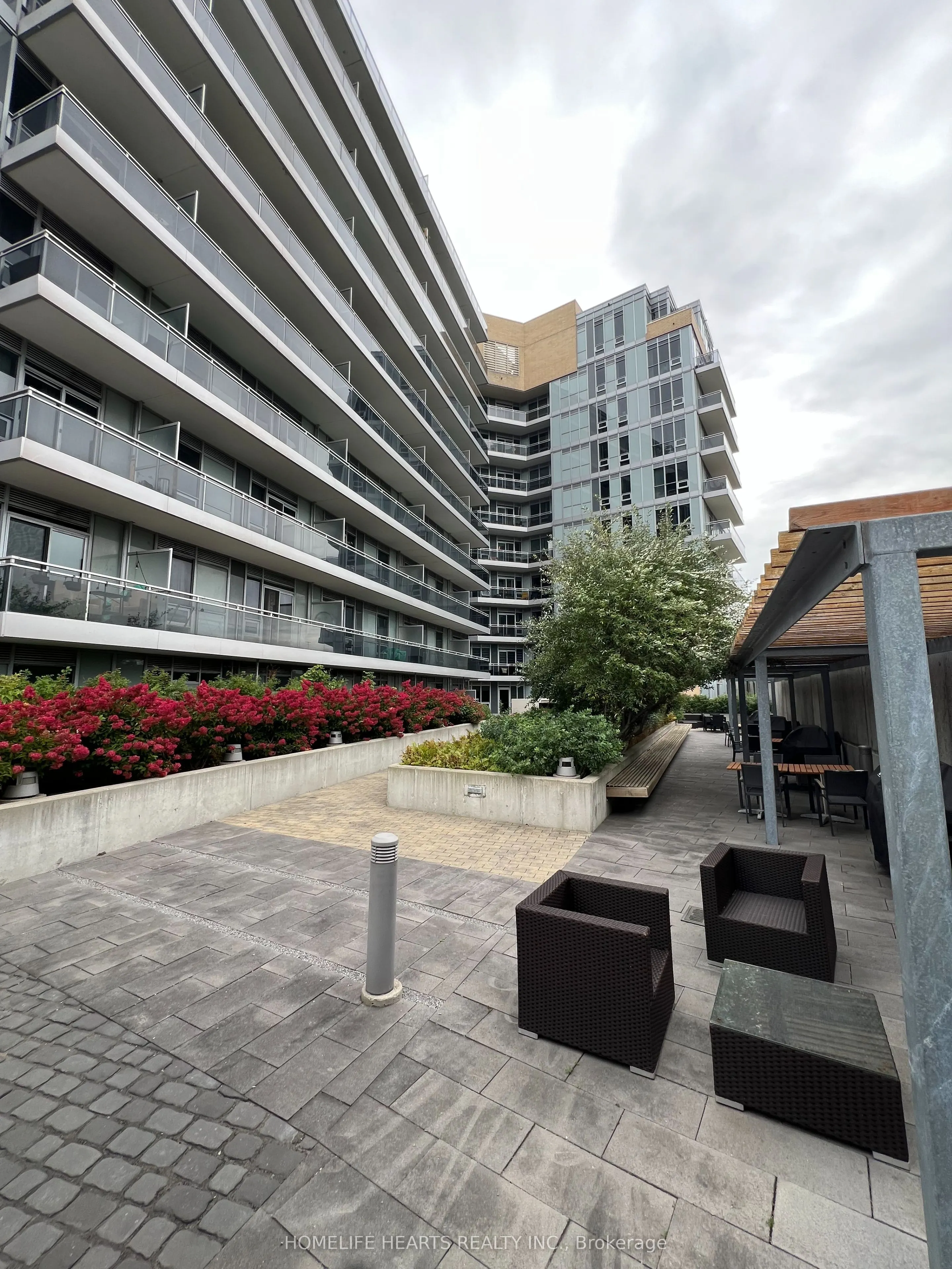 2756 Old Leslie Street #301