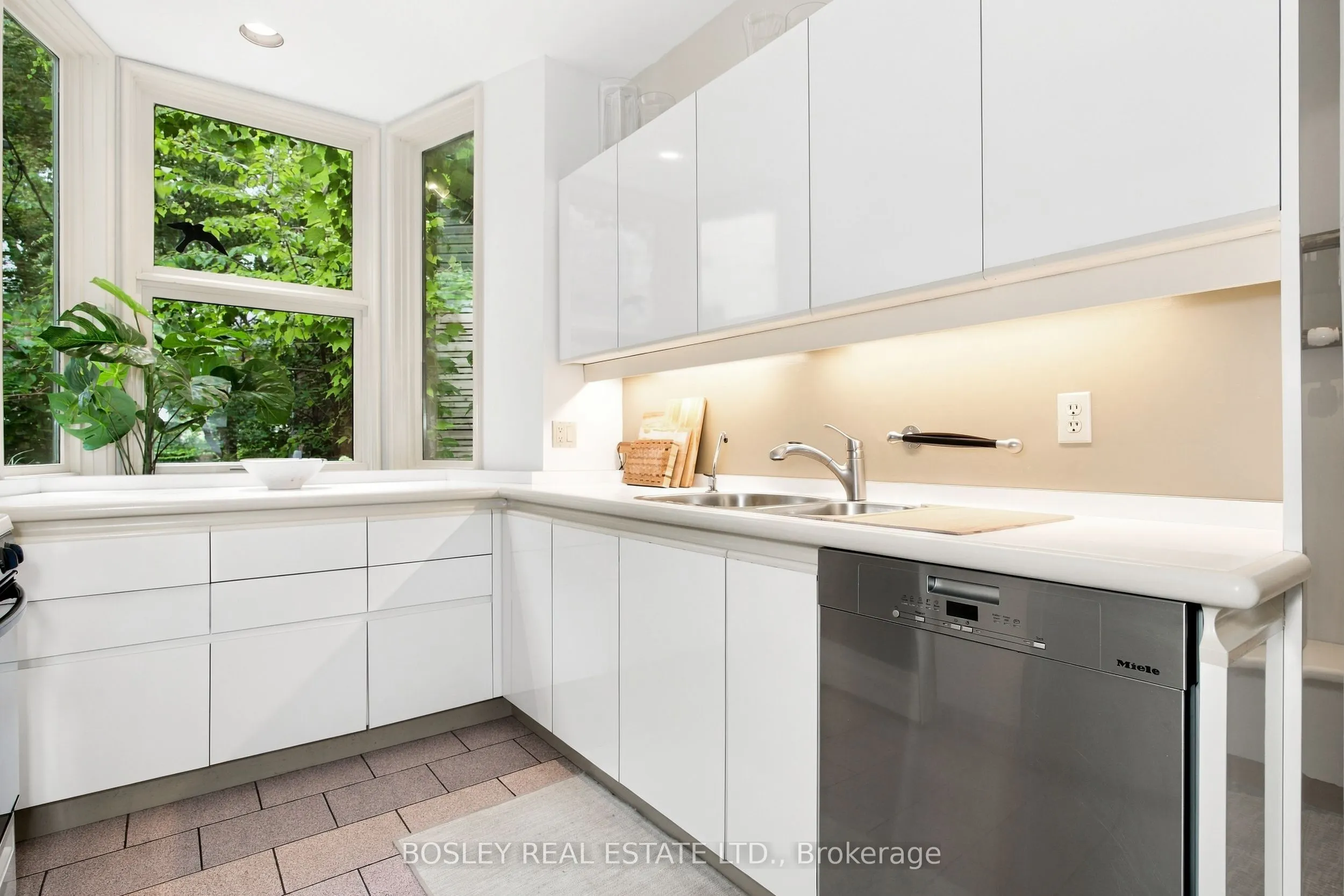 33A Henry Street
