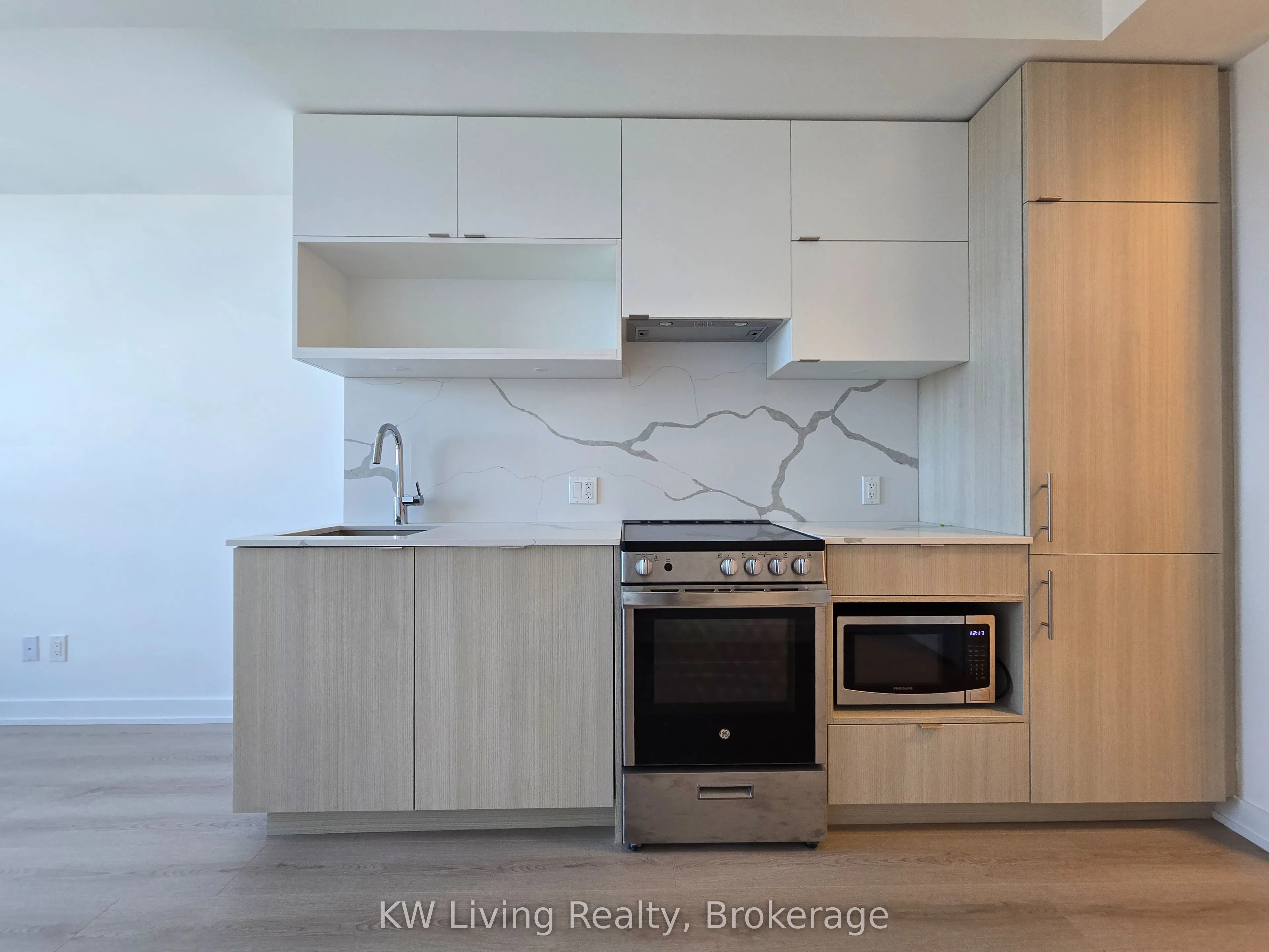 100 Queen Street E #2705