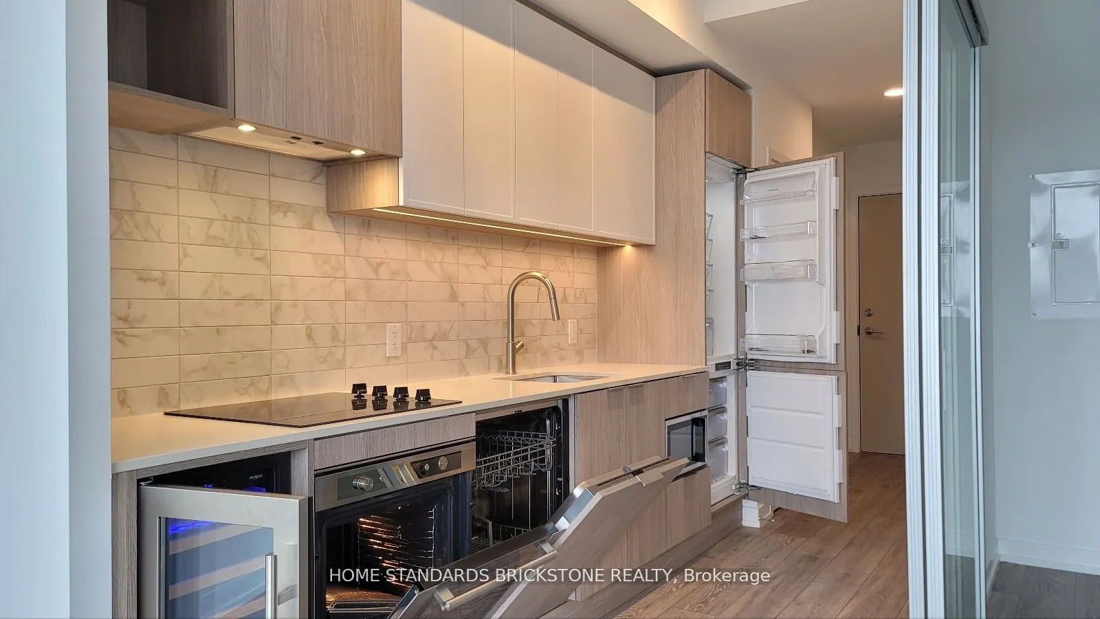 2020 Bathurst Street #715
