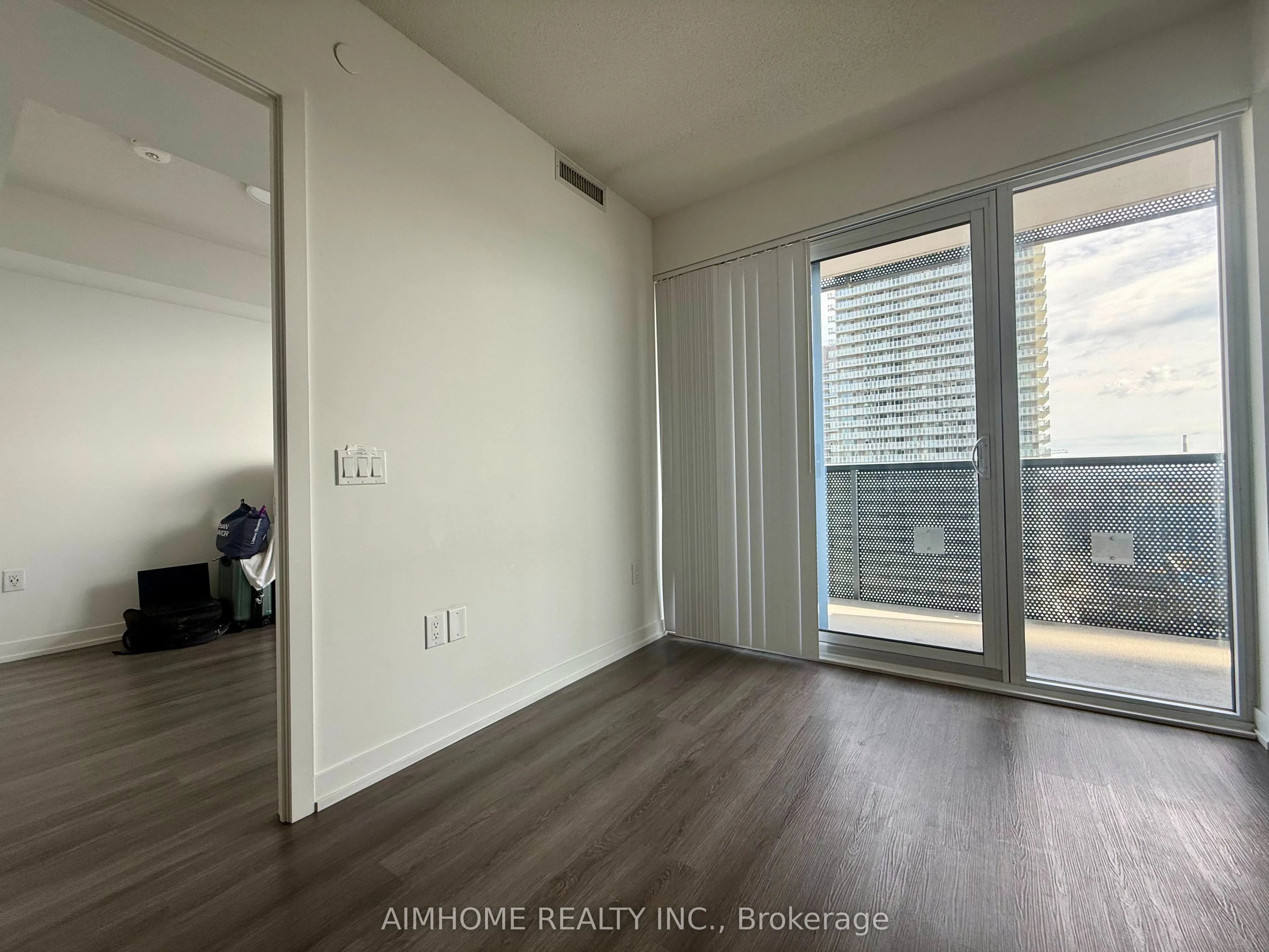 138 Downes Street #2905