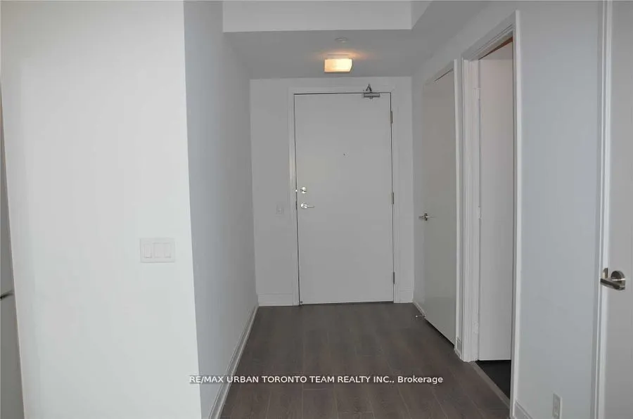 181 Dundas Street E #3707