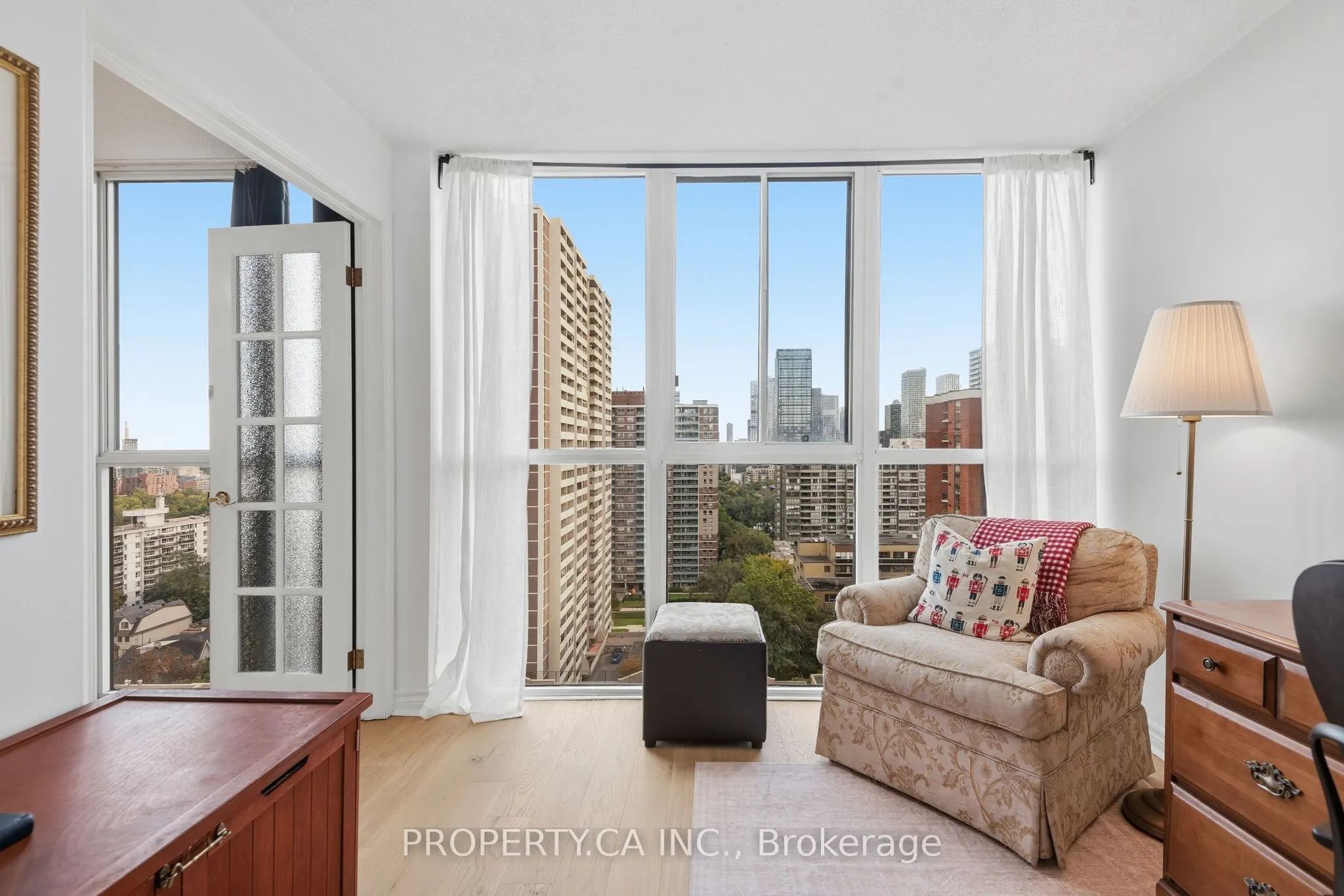 15 Maitland Place #1811