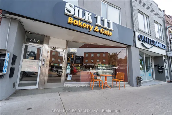 689 St Clair Avenue W