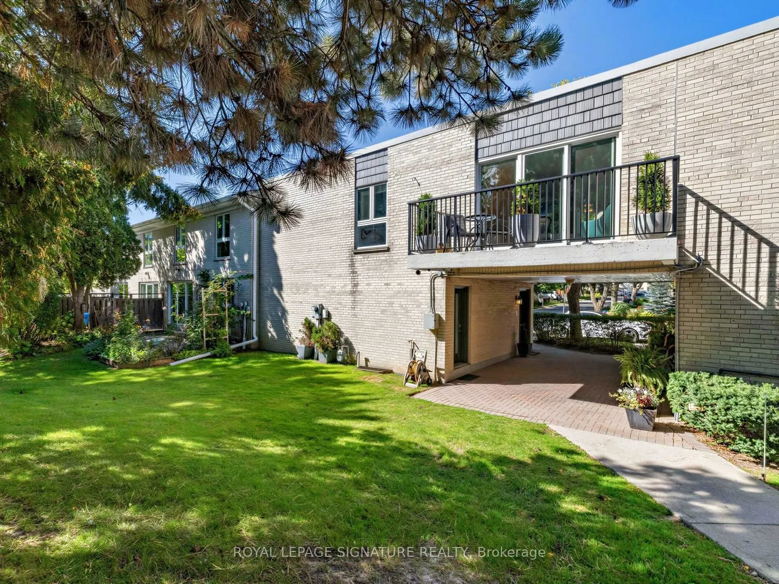 25 Proudbank Millway #49