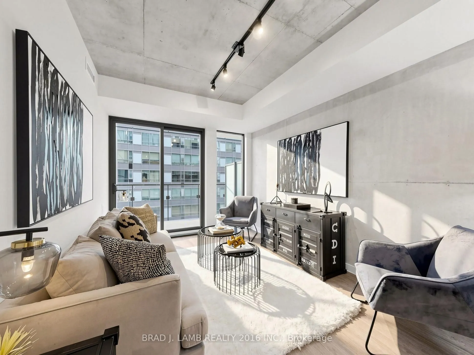 284 King Street E #405