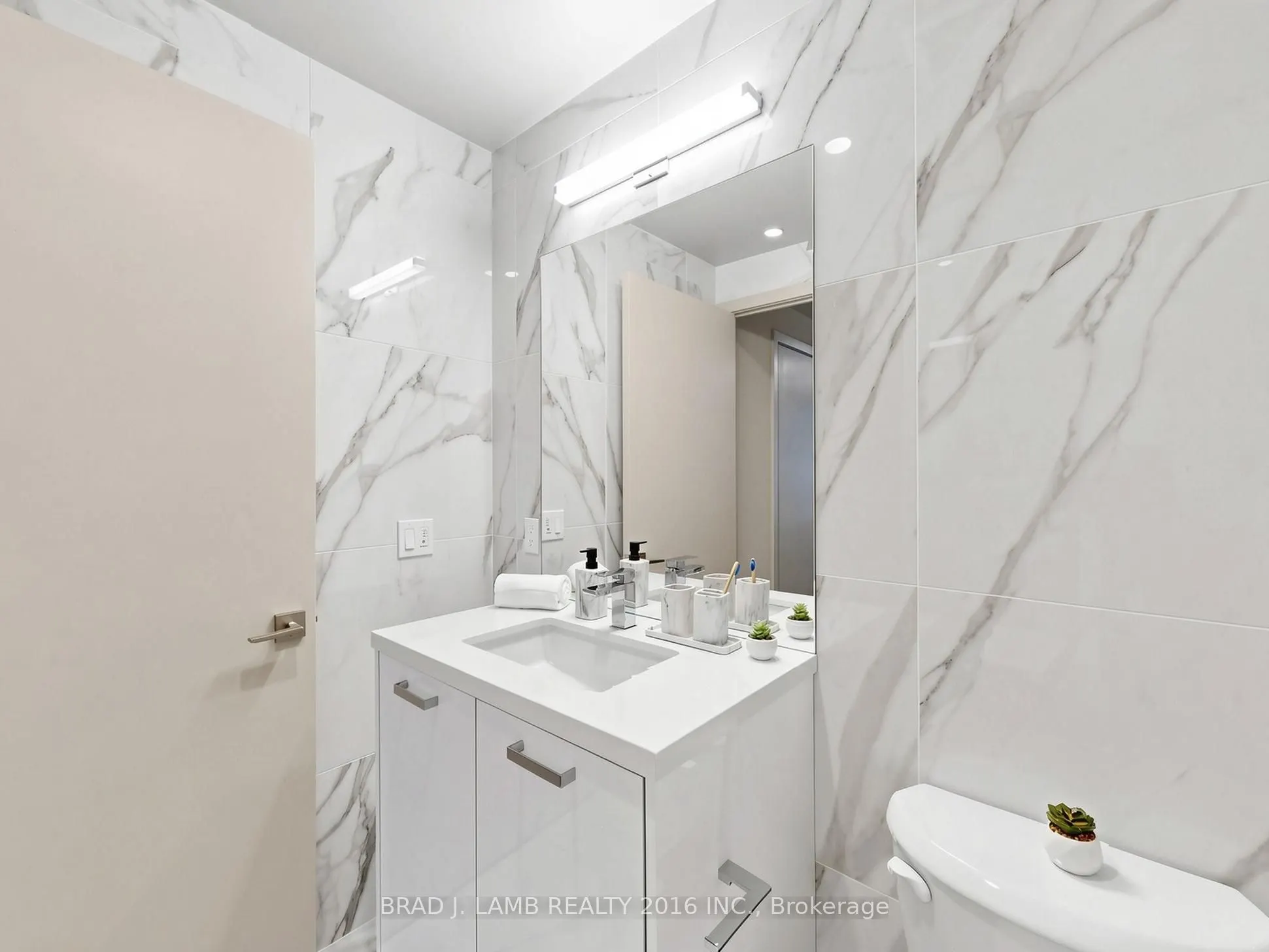 284 King Street E #405