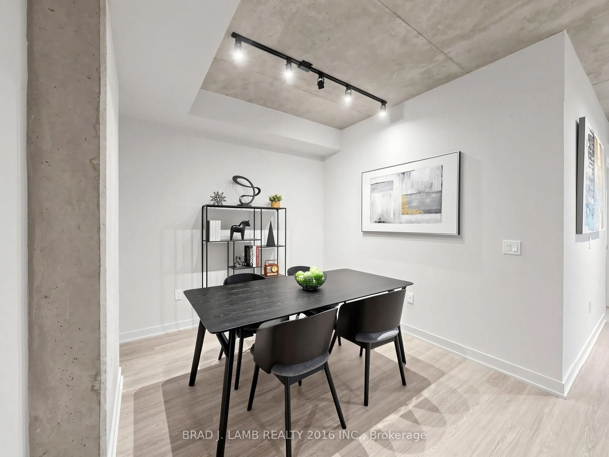 284 King Street E #405